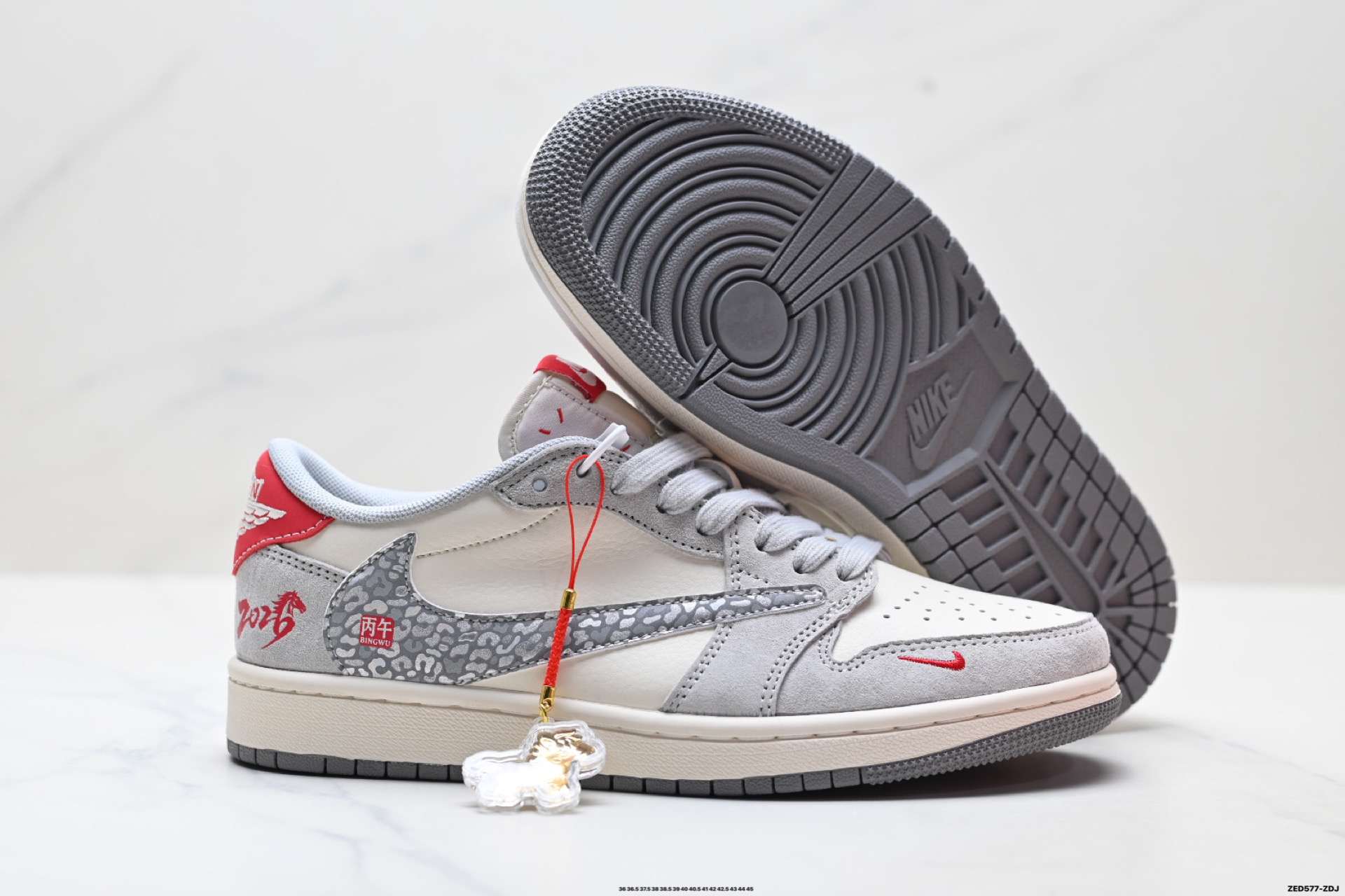💰240
公司级✅Nike Air Jordan 1 x Travis Scott AJ1倒勾 乔一倒钩 ‘DIY’定制 耐克 低帮文化篮球鞋
完美品质出货 细节如图所示 鞋面切割工整 冲孔整齐干净 中底拉帮线 整体清洁度非常好
货号:XT6998-165
尺码:36 36.5 37.5 38 38.5 39 40 40.5 41 42 42.5 43 44 45
ID:ZED577-ZDJ