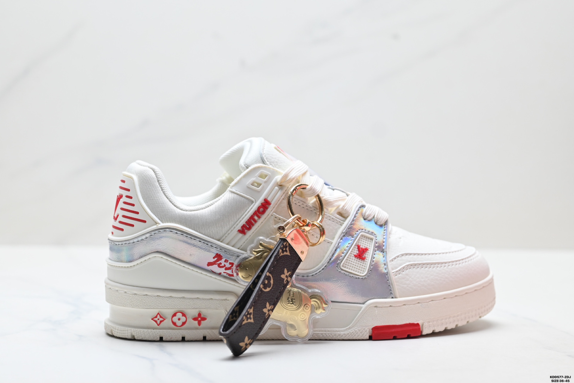 490 马年限定中国红礼盒Louis vuitton Trainer Sneaker Low 路易威登 休闲运动文化百搭板鞋-Chinese UA Cheap High Quatity Brand Clothes Bags handbags Sneakers wholesale wholesaler seller from China Factory suppliers Fashion Clothing Shoes best Quality Beautiful Price 490 马年限定中国红礼盒Louis vuitton Trainer Sneaker Low 路易威登 休闲运动文化百搭板鞋