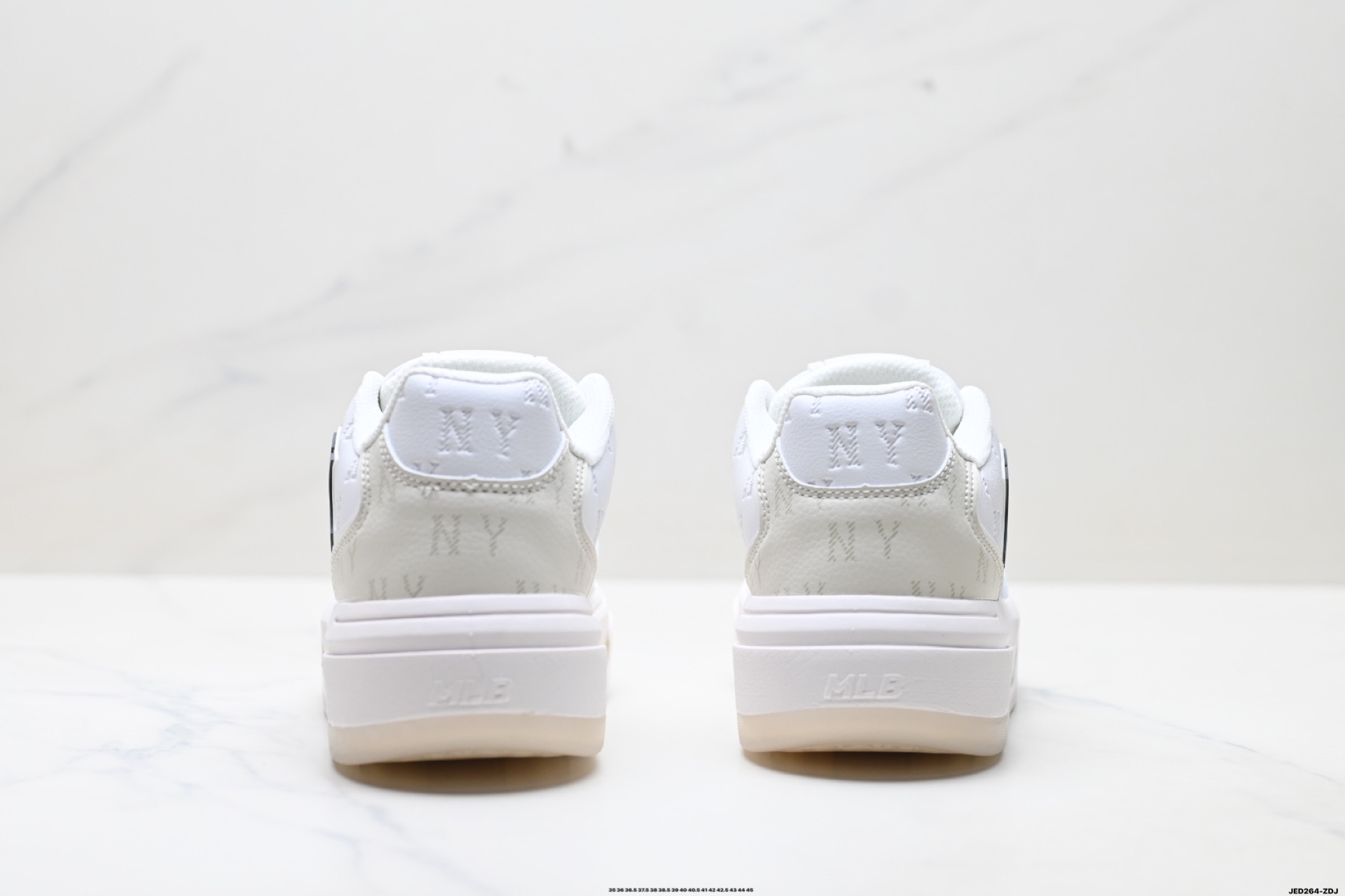 💰140
公司级✅MLB 纽约洋基队 CHUNKY LINER EMBO MONOGRAM 印刻老花 时尚舒适 休闲运动 防滑耐磨增高 低帮 板鞋
货号:3ASXM036N
尺码:35.5 36 36.5 37.5 38 38.5 39 40 40.5 41 42 42.5 43 44 45
ID:JED264-ZDJ