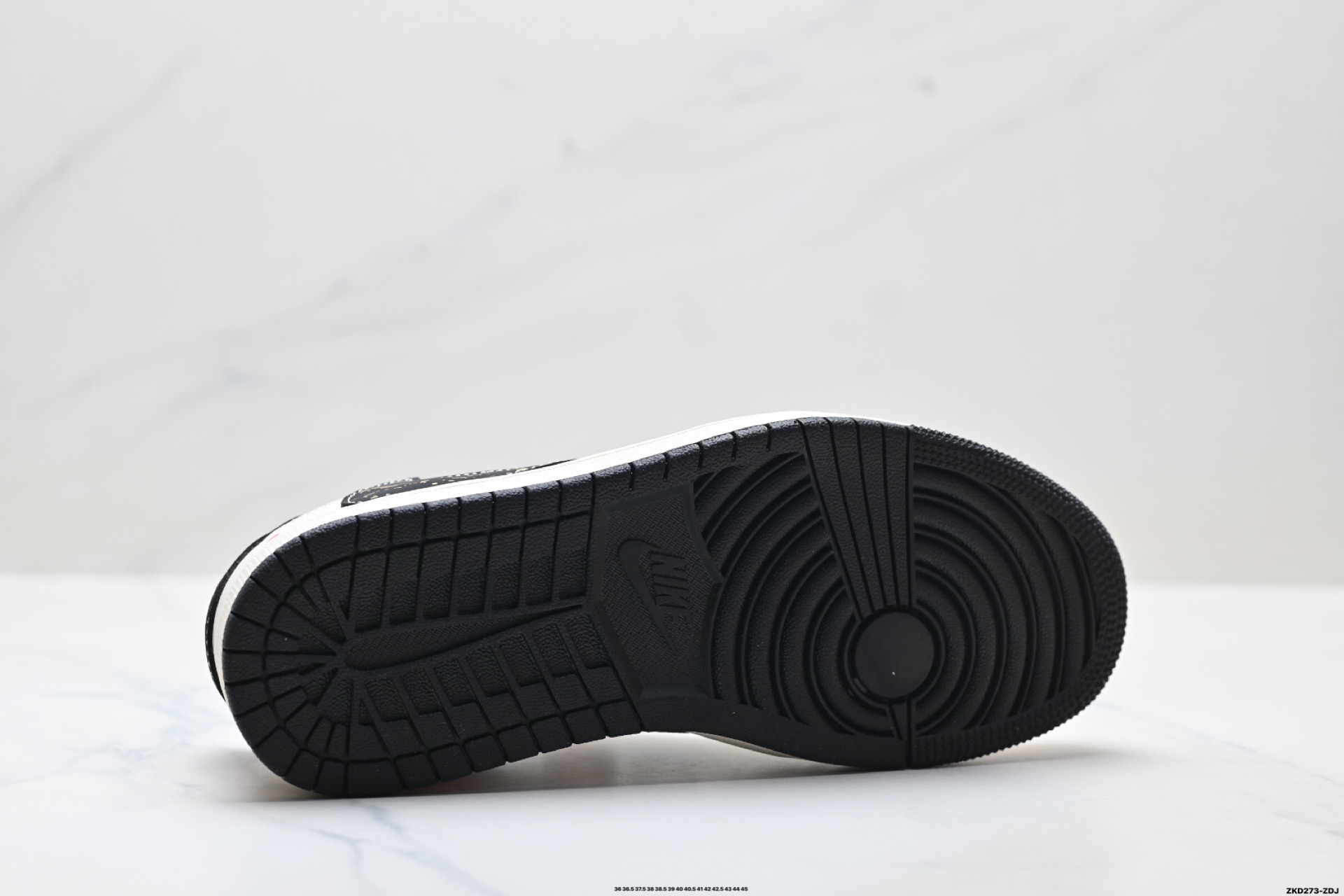 Nike Air Jordan 1 x Travis Scott AJ1倒勾 乔一倒钩 ‘DIY’定制 耐克 低帮文化篮球鞋 HG0026-023-Chinese wholesaler seller Clothes Bags handbags wholesale Shoes High Quatity wholesaler seller Cheap Sneakers from China Factory Chinese suppliers china wholesale clothing wholesaler seller Nike Air Jordan 1 x Travis Scott AJ1倒勾 乔一倒钩 ‘DIY’定制 耐克 低帮文化篮球鞋 HG0026-023