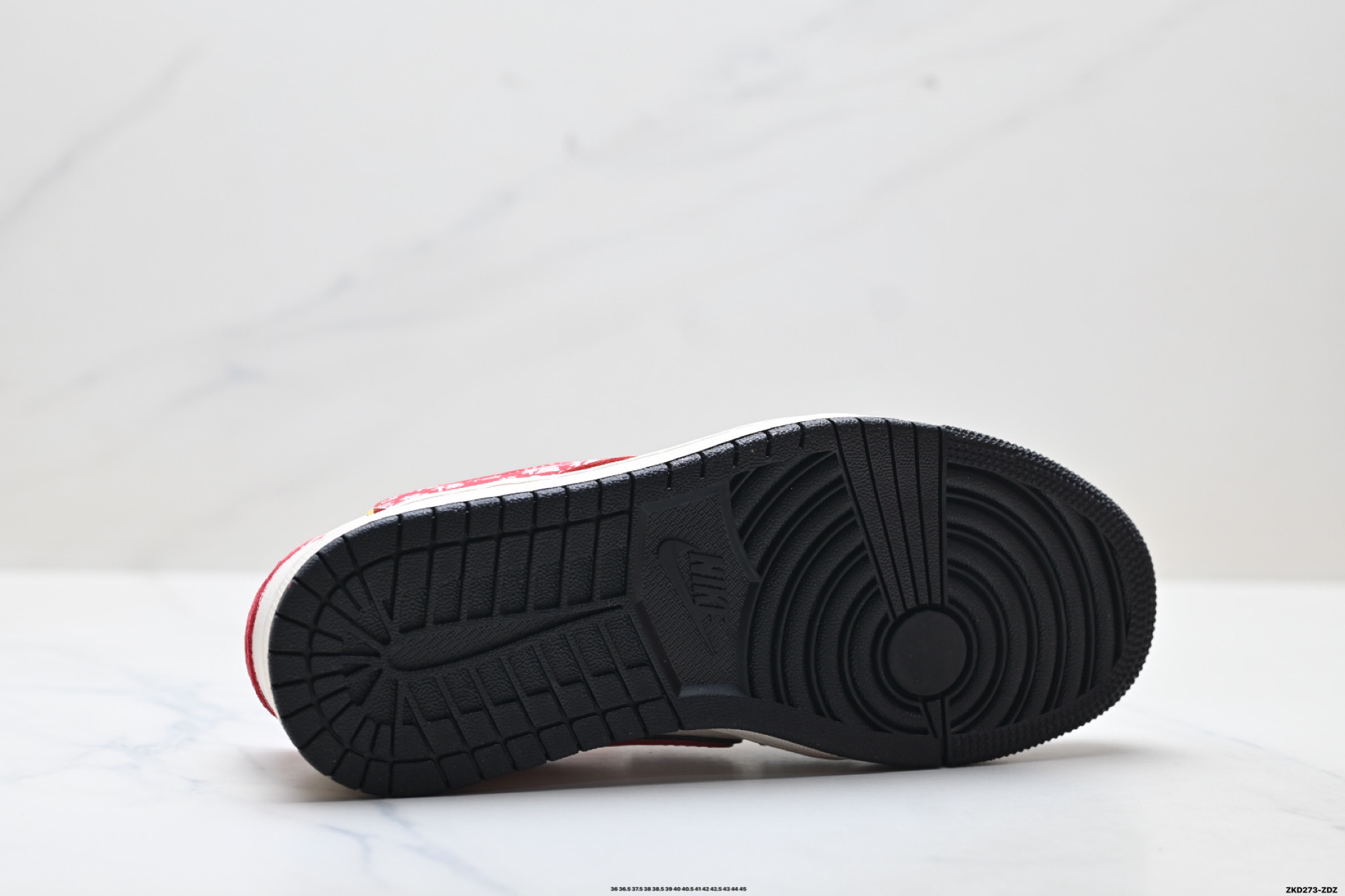 Nike Air Jordan 1 x Travis Scott AJ1倒勾 乔一倒钩 ‘DIY’定制 耐克 低帮文化篮球鞋 HG0026-025