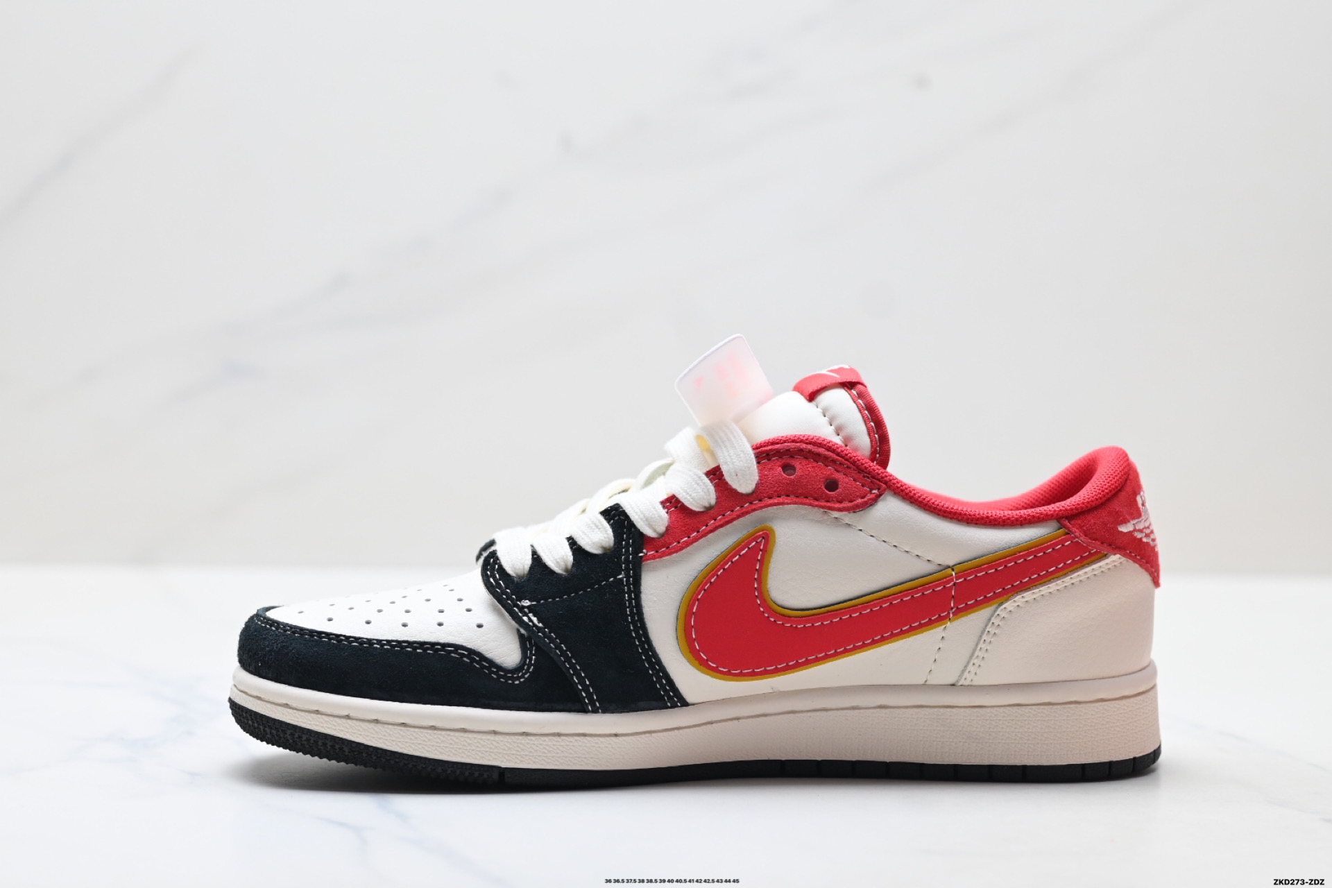 Nike Air Jordan 1 x Travis Scott AJ1倒勾 乔一倒钩 ‘DIY’定制 耐克 低帮文化篮球鞋 HG0026-025