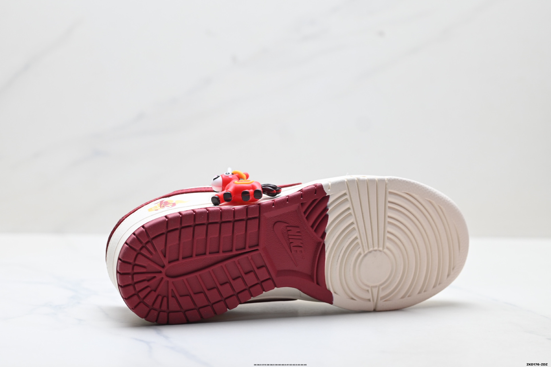290 Nike Dunk Low Retro ‘DIY高端定制’耐克 低帮休闲运动板鞋 MZ9588-858-Chinese UA Cheap High Quatity Brand Clothes Bags handbags Sneakers wholesale wholesaler seller from China Factory suppliers Fashion Clothing Shoes best Quality Beautiful Price 290 Nike Dunk Low Retro ‘DIY高端定制’耐克 低帮休闲运动板鞋 MZ9588-858