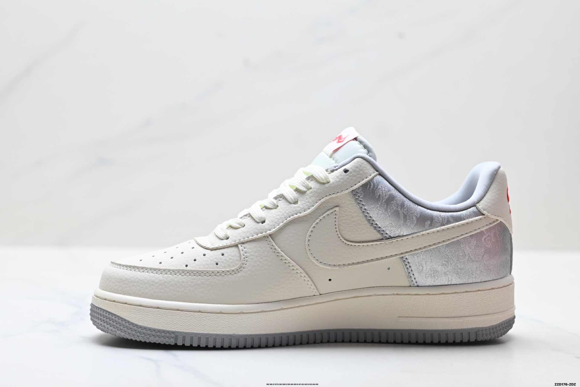 NIKE AIR FORCE 1‘07 LV8 DF0188-141