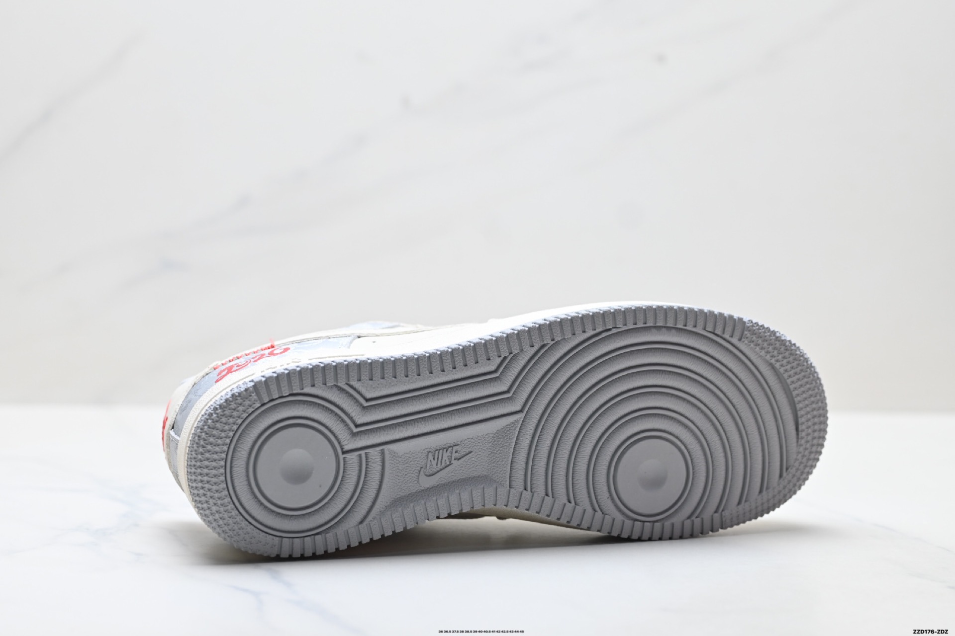 NIKE AIR FORCE 1‘07 LV8 DF0188-141