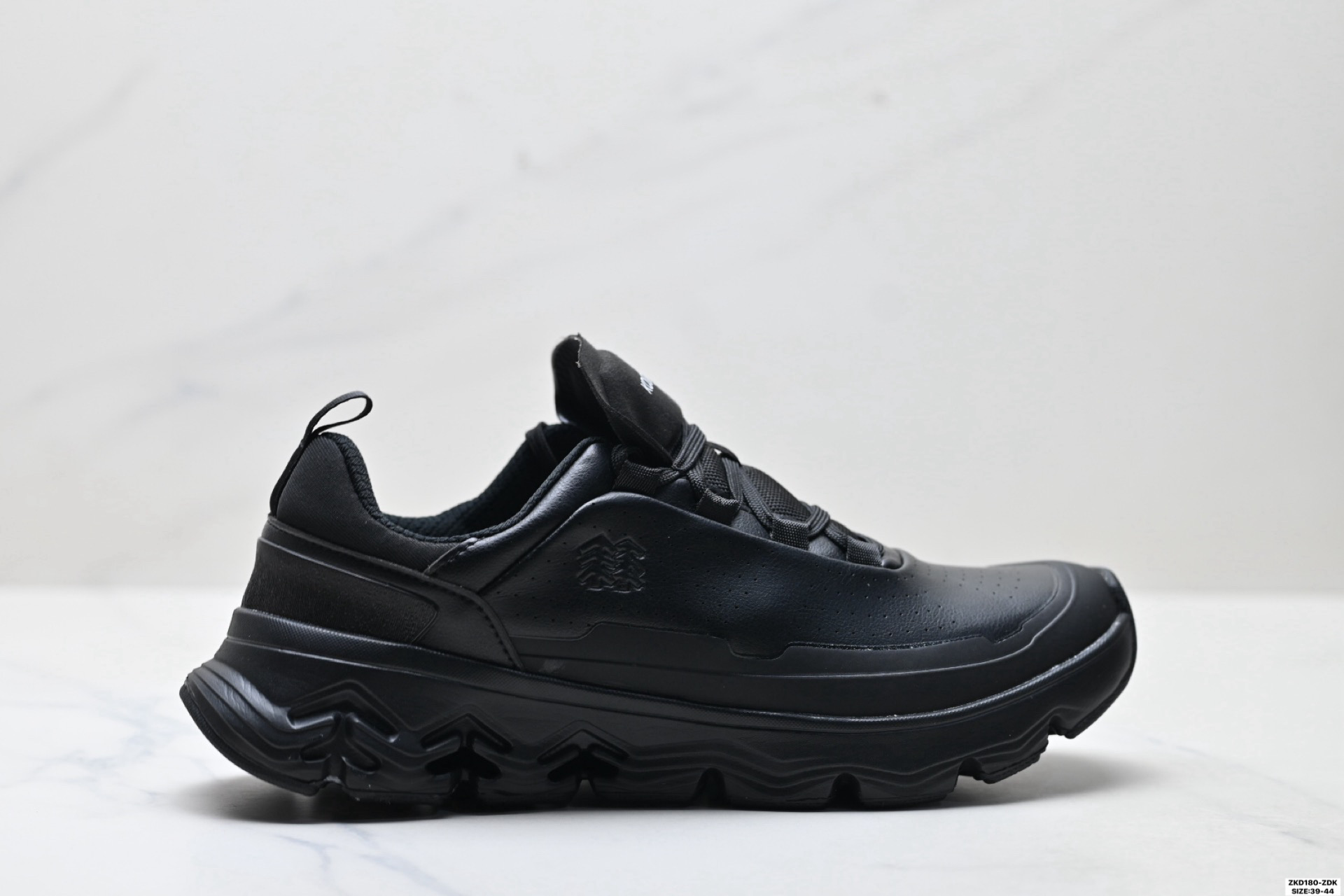 290 可隆KOLON SPORT 合成革 户外运动 减震低帮 生活休闲鞋 男款 黑色 LHFC5ST401-BK-Chinese UA Cheap High Quatity Brand Clothes Bags handbags Sneakers wholesale wholesaler seller from China Factory suppliers Fashion Clothing Shoes best Quality Beautiful Price 290 可隆KOLON SPORT 合成革 户外运动 减震低帮 生活休闲鞋 男款 黑色 LHFC5ST401-BK