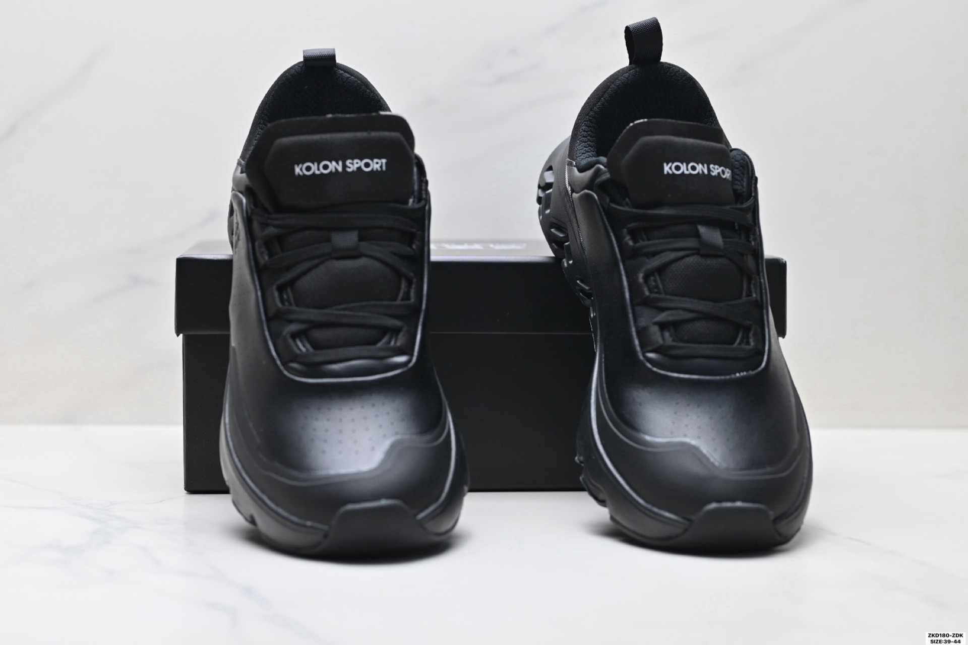 290 可隆KOLON SPORT 合成革 户外运动 减震低帮 生活休闲鞋 男款 黑色 LHFC5ST401-BK-Chinese UA Cheap High Quatity Brand Clothes Bags handbags Sneakers wholesale wholesaler seller from China Factory suppliers Fashion Clothing Shoes best Quality Beautiful Price 290 可隆KOLON SPORT 合成革 户外运动 减震低帮 生活休闲鞋 男款 黑色 LHFC5ST401-BK