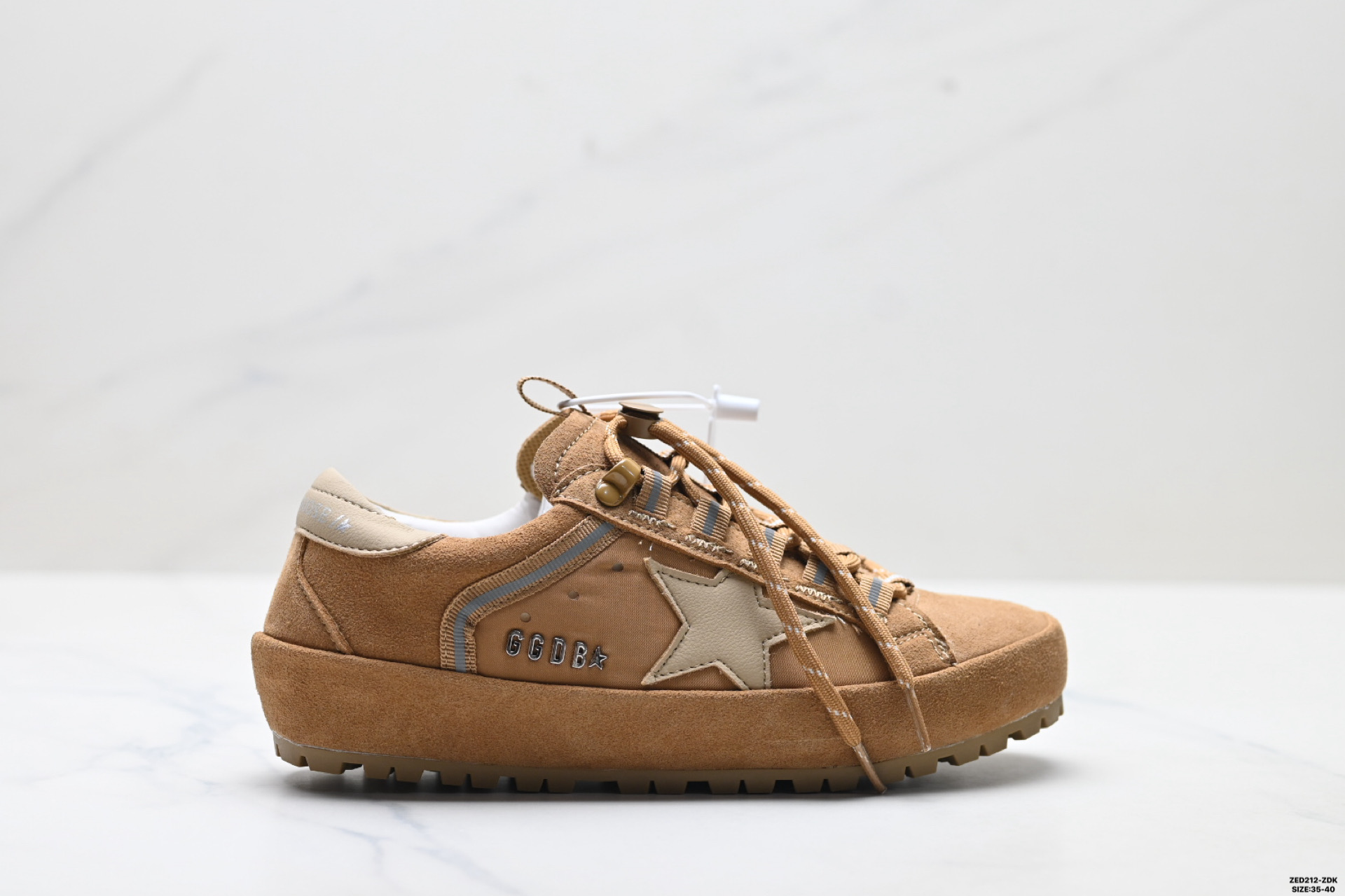 280 Golden Goose Super-Dolmias 牛皮麂皮绒面革 圆头厚底抽绳 星星图案 低帮 板鞋