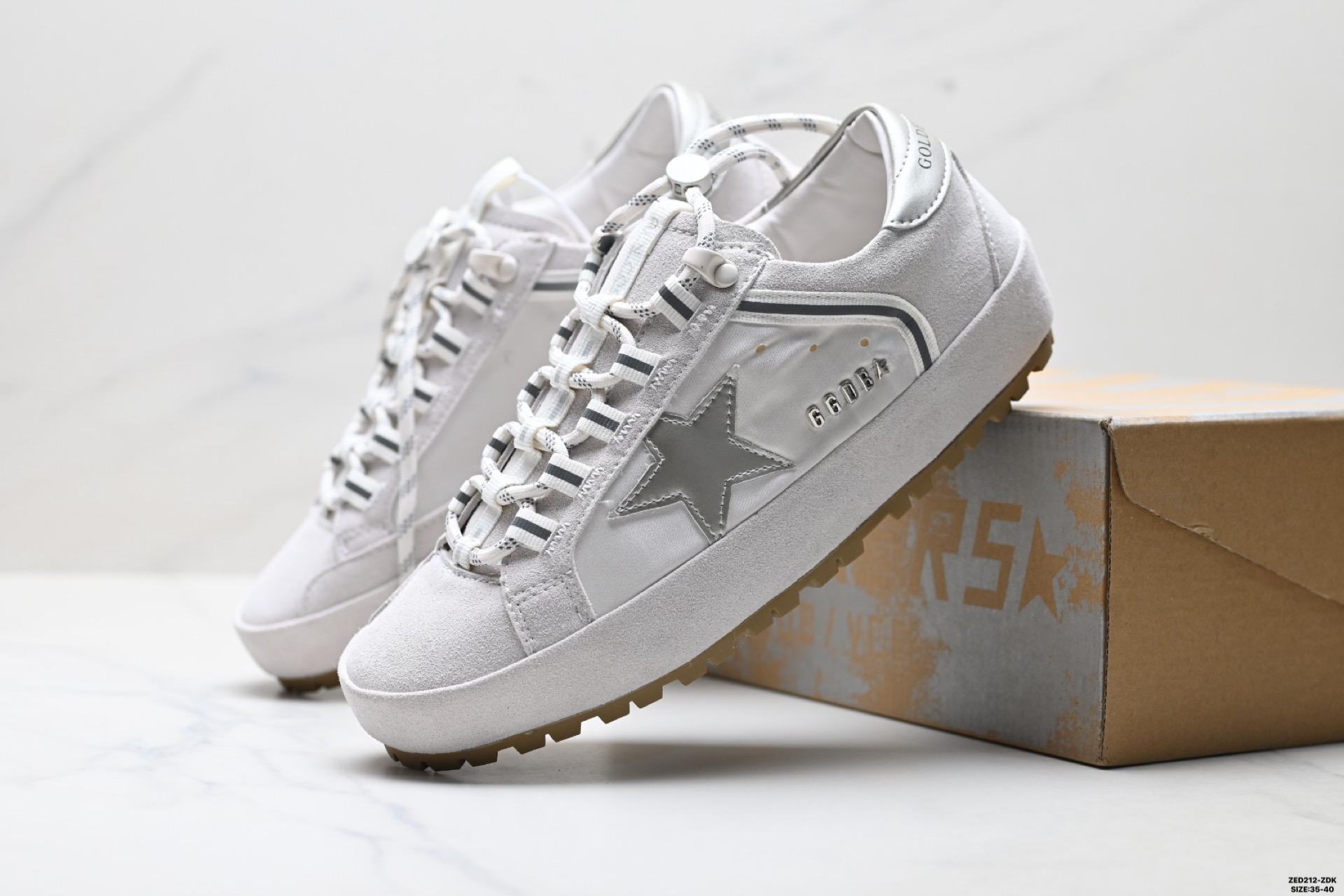 280 Golden Goose Super-Dolmias 牛皮麂皮绒面革 圆头厚底抽绳 星星图案 低帮 板鞋
