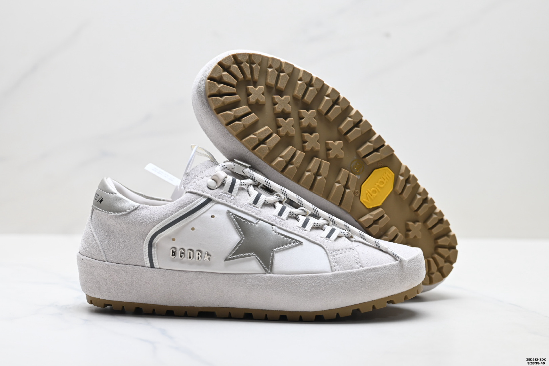 280 Golden Goose Super-Dolmias 牛皮麂皮绒面革 圆头厚底抽绳 星星图案 低帮 板鞋