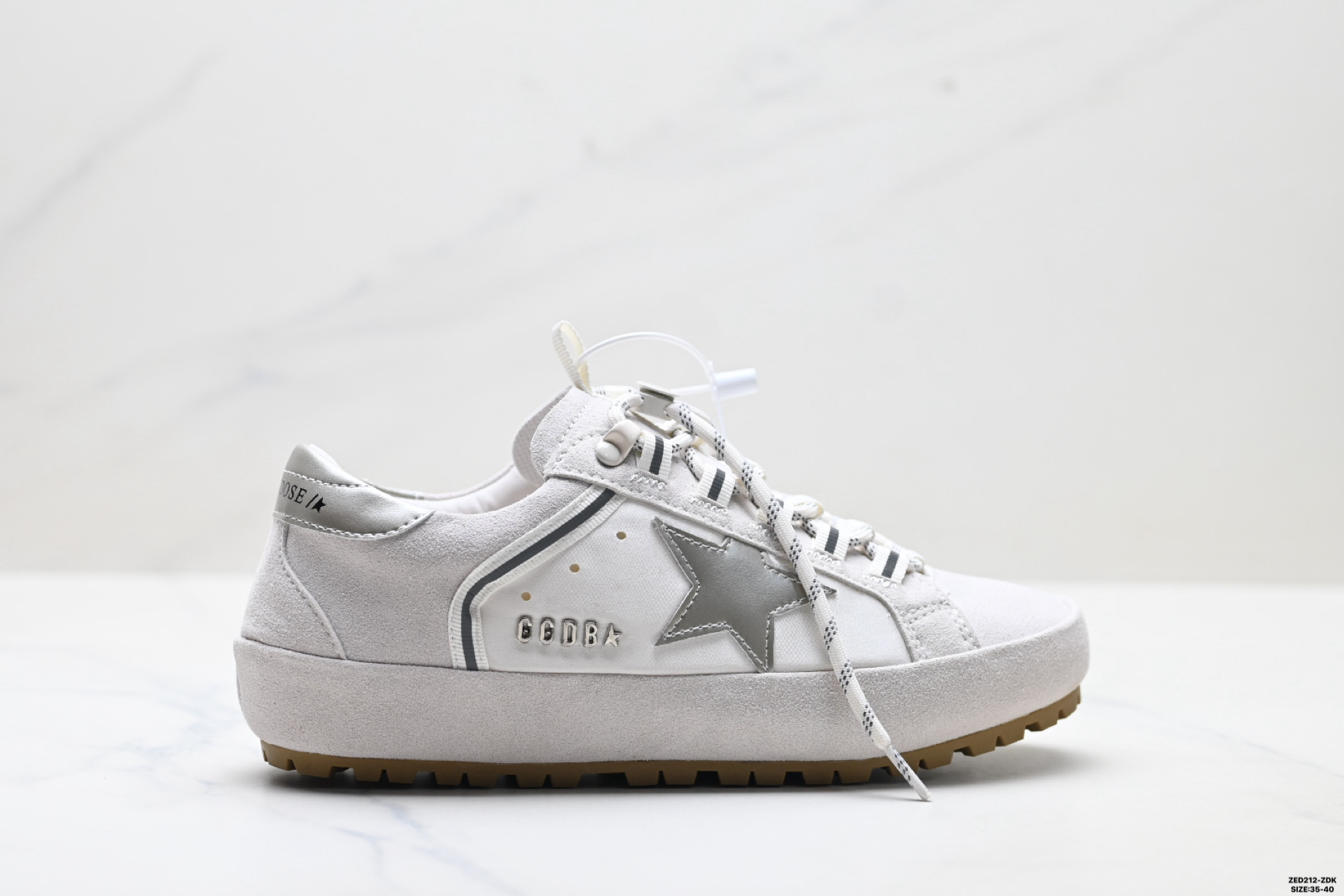 280 Golden Goose Super-Dolmias 牛皮麂皮绒面革 圆头厚底抽绳 星星图案 低帮 板鞋