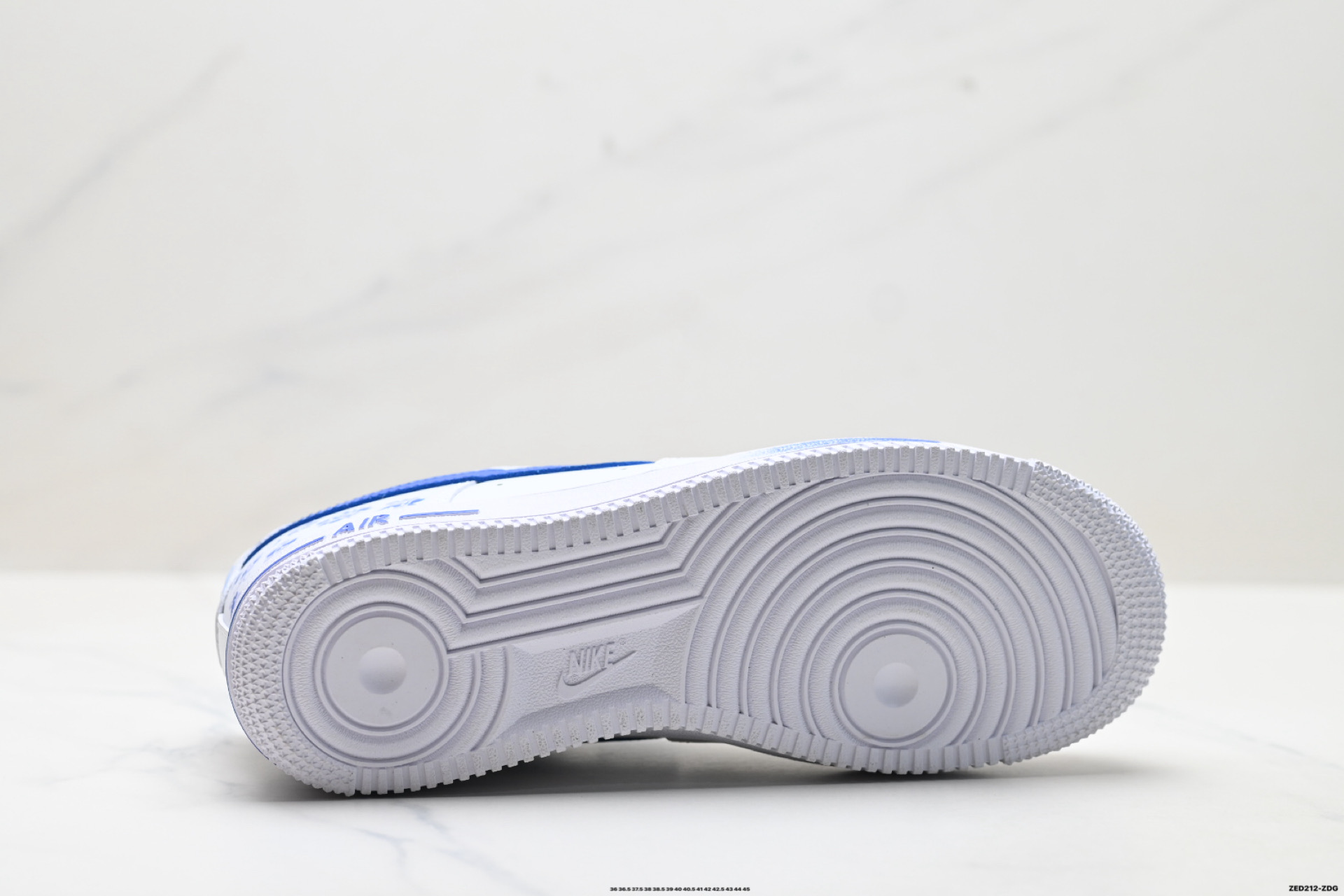 NIKE AIR FORCE 1‘07 ZH0316-141