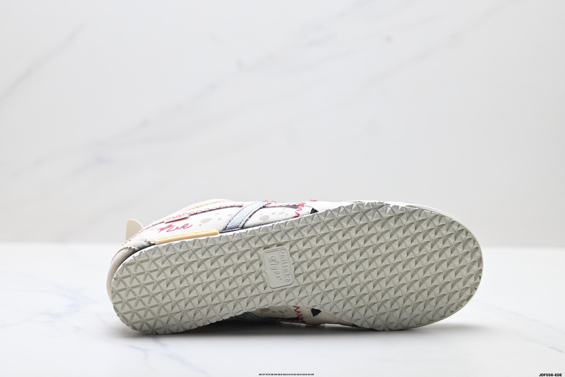 Onitsuka Tiger鬼塚虎 Mexico 66 Slip-on 一脚蹬低帮夏季透气运动休闲鞋 1183A360-205-Top High Quatity Cheap Sneakers Fashion Clothing Clothes Bags handbags Shoes of all Brand wholesale With The best Quality And Beautiful Price from China Factory Chinese suppliers wholesaler seller Onitsuka Tiger鬼塚虎 Mexico 66 Slip-on 一脚蹬低帮夏季透气运动休闲鞋 1183A360-205