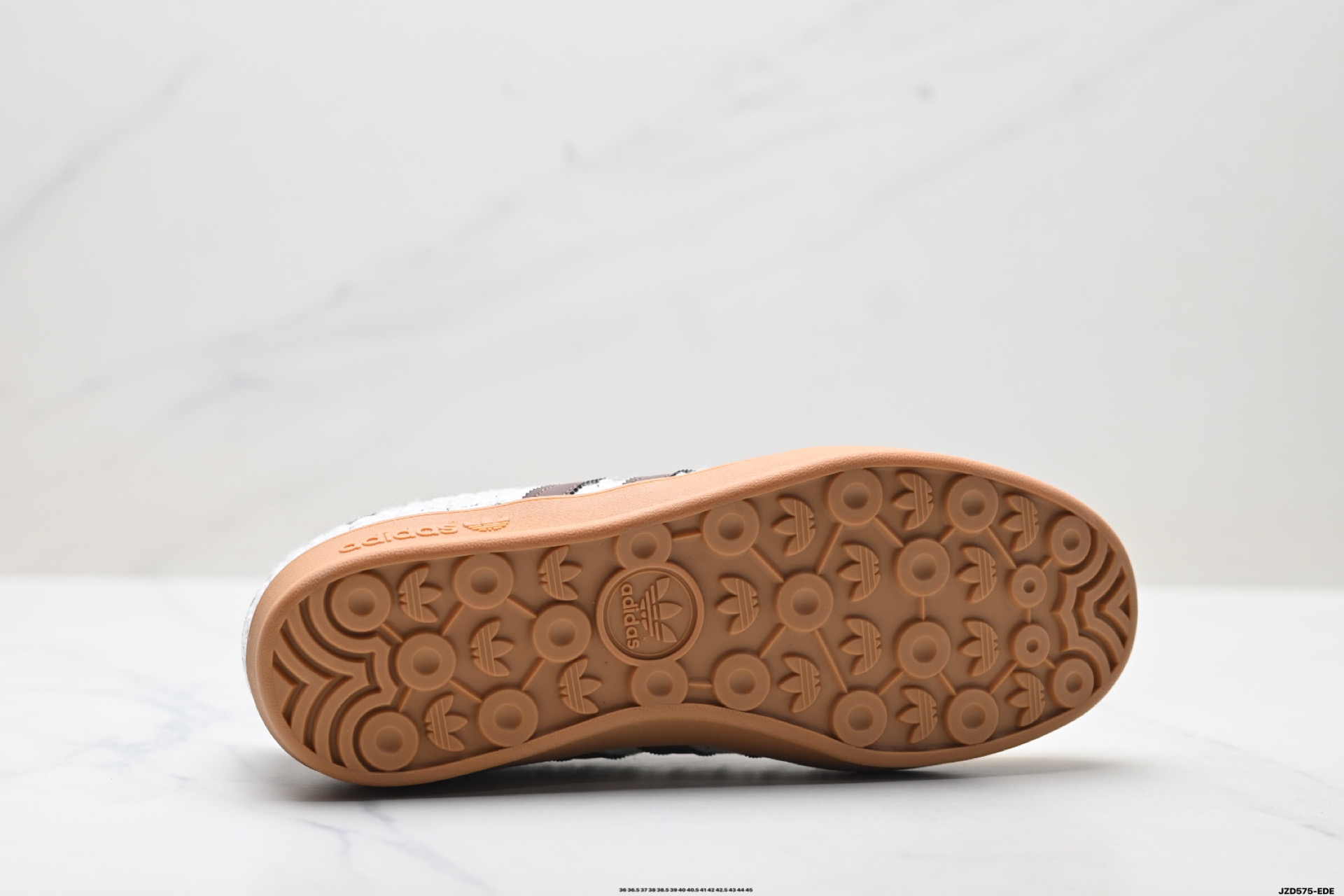 adidas Originals Gazelle INdoor 三叶草休闲防滑耐磨低帮板鞋 IG1636-Top High Quatity Cheap Sneakers Fashion Clothing Clothes Bags handbags Shoes of all Brand wholesale With The best Quality And Beautiful Price from China Factory Chinese suppliers wholesaler seller adidas Originals Gazelle INdoor 三叶草休闲防滑耐磨低帮板鞋 IG1636
