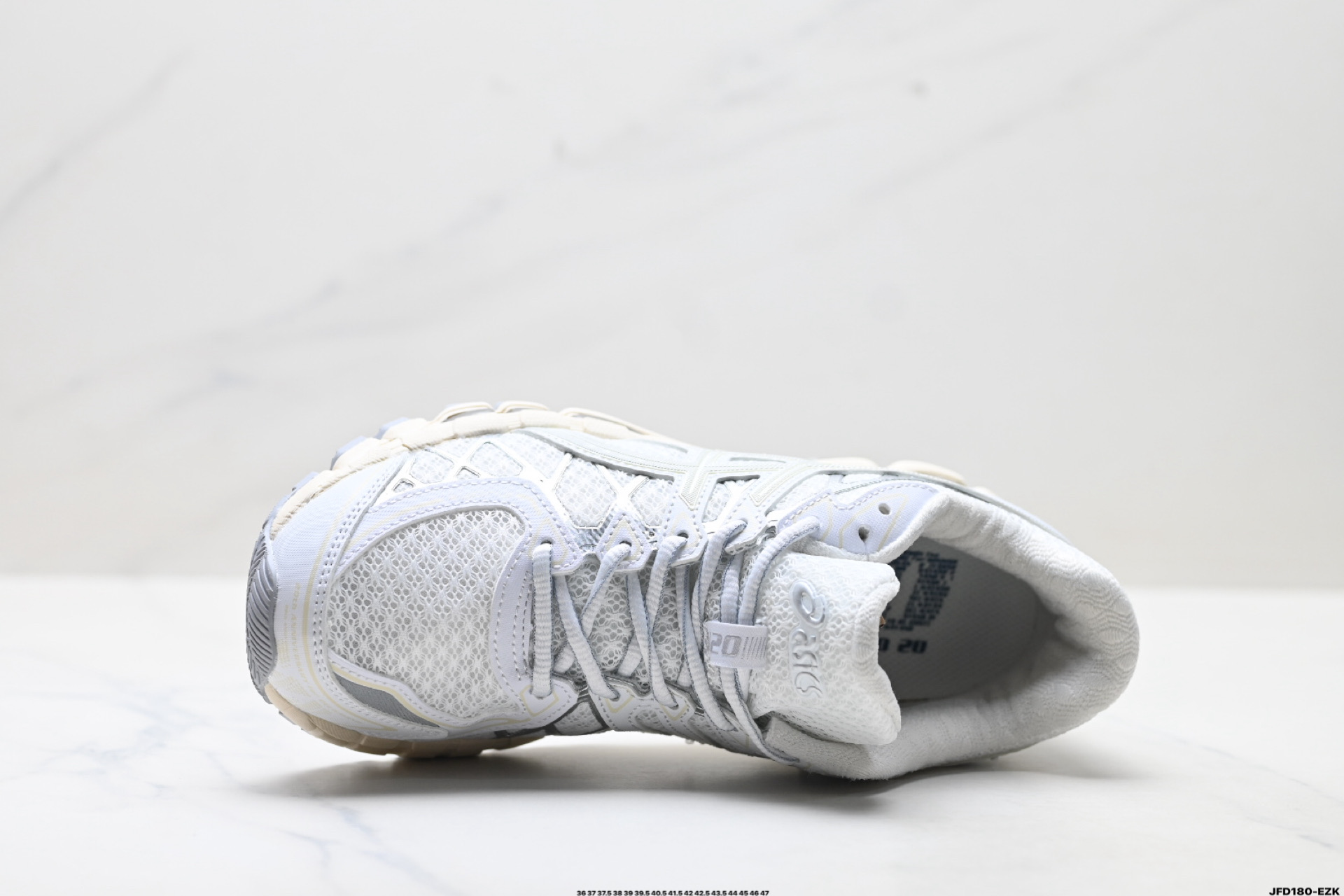 Asics Gel-Kayano 20 亚瑟士 舒适百搭耐磨支撑透气 低帮跑步鞋 1203A388-100 Asics Gel-Kayano 20 亚瑟士 舒适百搭耐磨支撑透气 低帮跑步鞋 1203A388-100