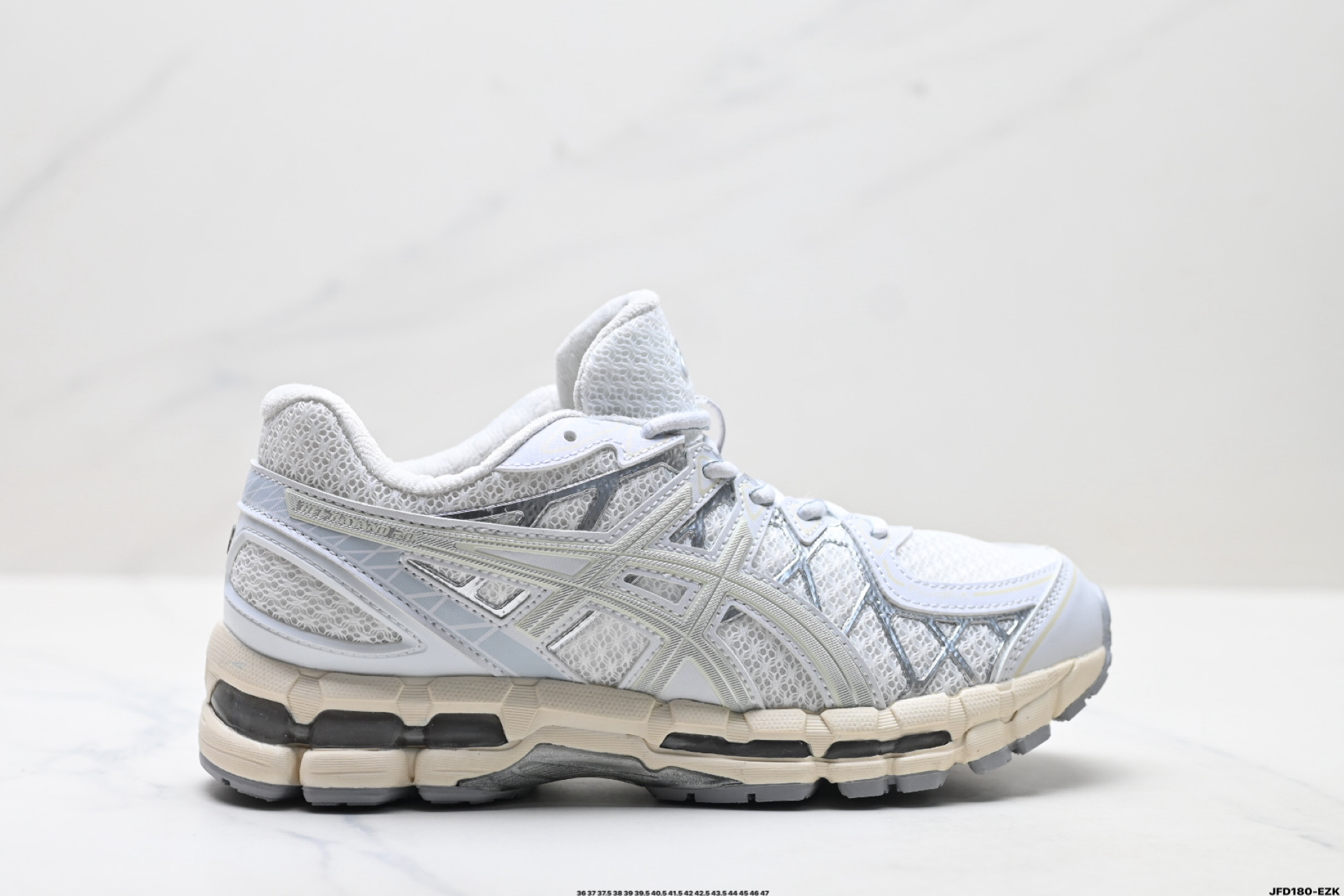Asics Gel-Kayano 20 亚瑟士 舒适百搭耐磨支撑透气 低帮跑步鞋 1203A388-100 Asics Gel-Kayano 20 亚瑟士 舒适百搭耐磨支撑透气 低帮跑步鞋 1203A388-100