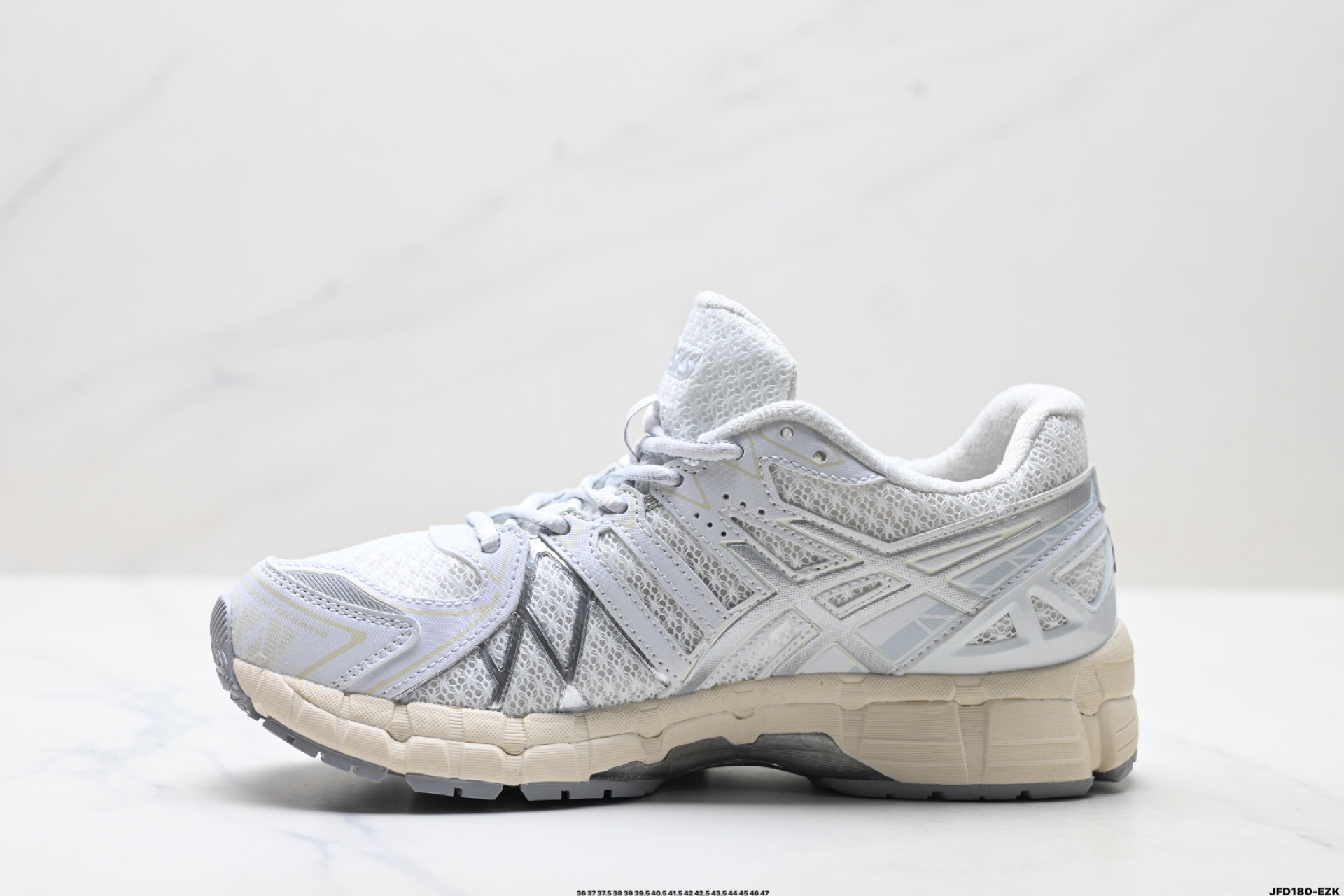 Asics Gel-Kayano 20 亚瑟士 舒适百搭耐磨支撑透气 低帮跑步鞋 1203A388-100 Asics Gel-Kayano 20 亚瑟士 舒适百搭耐磨支撑透气 低帮跑步鞋 1203A388-100