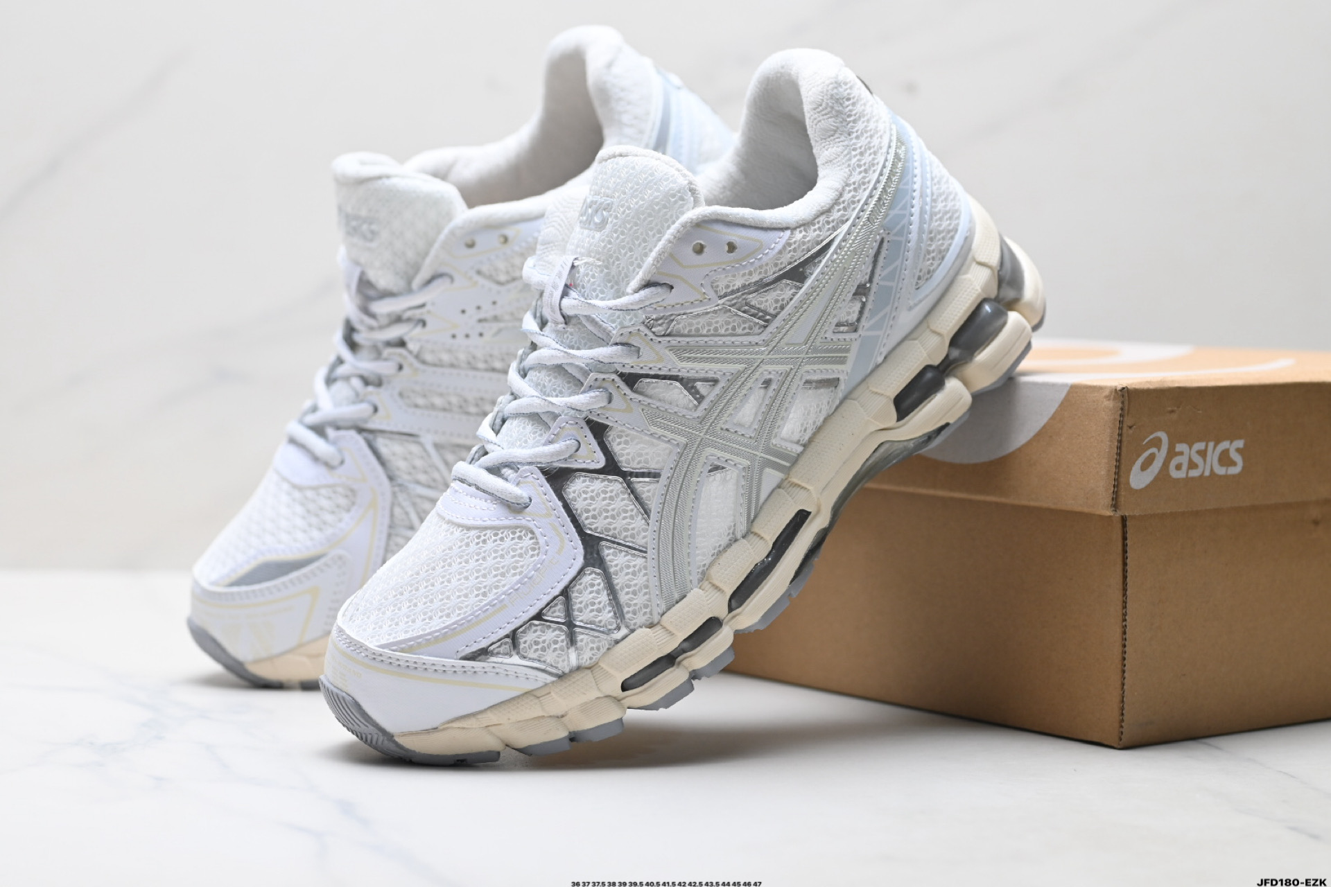 Asics Gel-Kayano 20 亚瑟士 舒适百搭耐磨支撑透气 低帮跑步鞋 1203A388-100 Asics Gel-Kayano 20 亚瑟士 舒适百搭耐磨支撑透气 低帮跑步鞋 1203A388-100