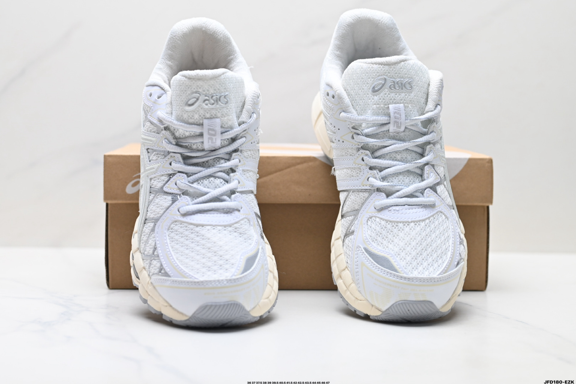 Asics Gel-Kayano 20 亚瑟士 舒适百搭耐磨支撑透气 低帮跑步鞋 1203A388-100 Asics Gel-Kayano 20 亚瑟士 舒适百搭耐磨支撑透气 低帮跑步鞋 1203A388-100