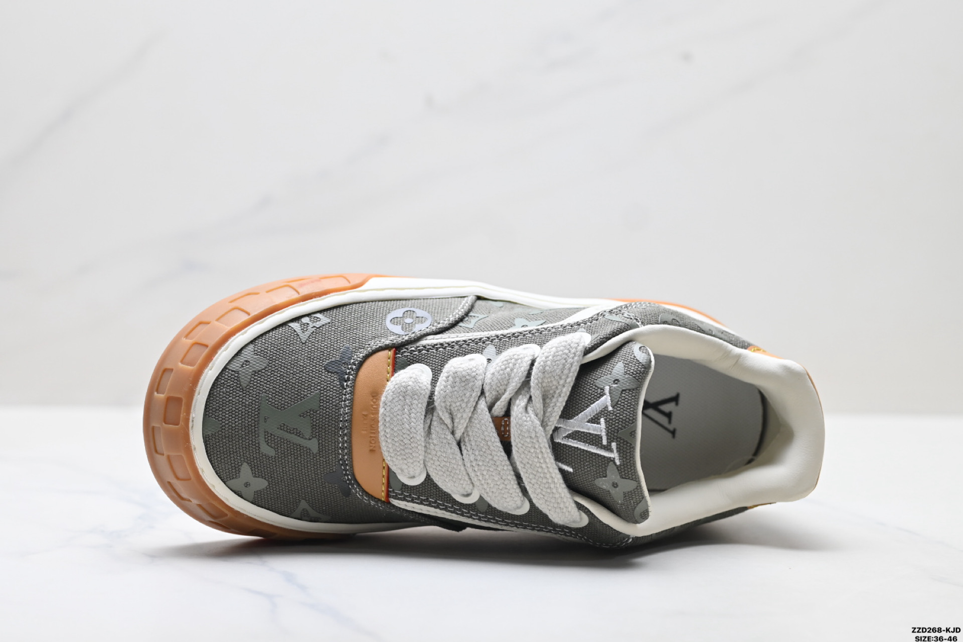 270 Louis Vuitton Tilted 绒面小牛皮 路易威登 休闲运动文化百搭板鞋