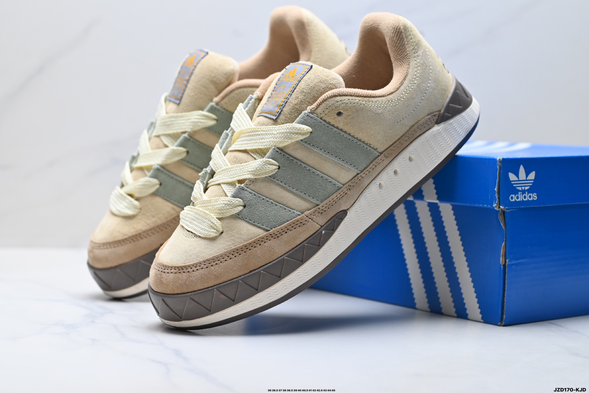 160 Adidas Adimatic Low 马蒂奇系列低帮 复古鲨鱼面包鞋运动休闲滑板板鞋 lG6022