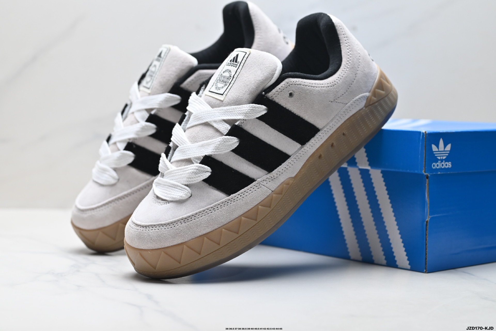 160 Adidas Adimatic Low 马蒂奇系列低帮 复古鲨鱼面包鞋运动休闲滑板板鞋 lG6022