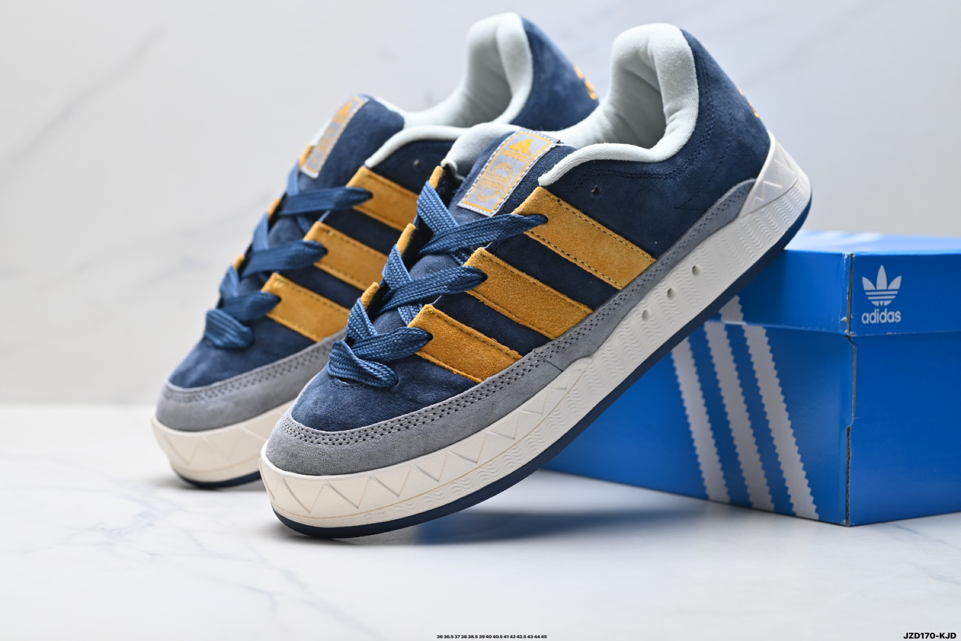 160 Adidas Adimatic Low 马蒂奇系列低帮 复古鲨鱼面包鞋运动休闲滑板板鞋 lG6022