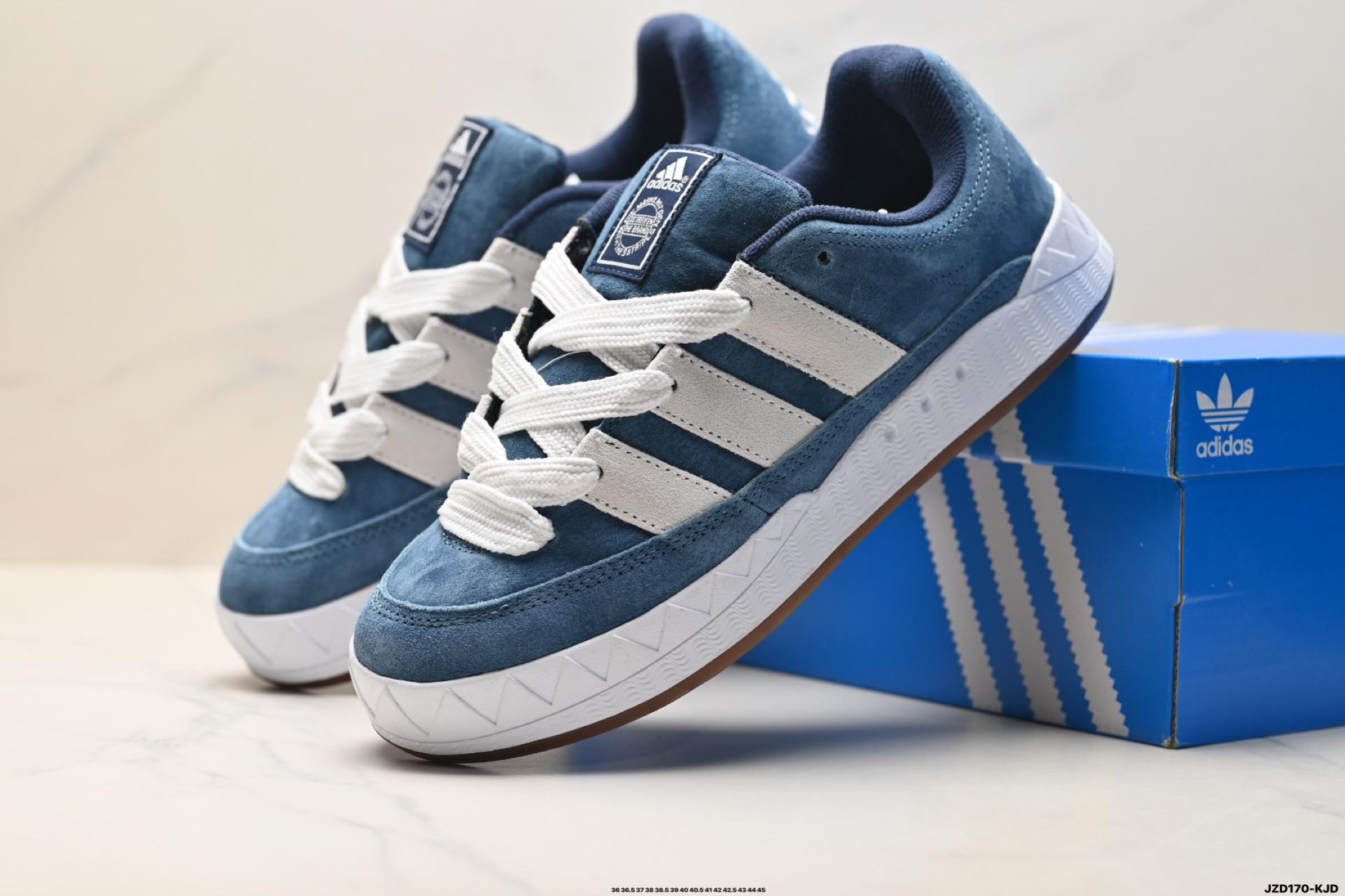 160 Adidas Adimatic Low 马蒂奇系列低帮 复古鲨鱼面包鞋运动休闲滑板板鞋 lG6022