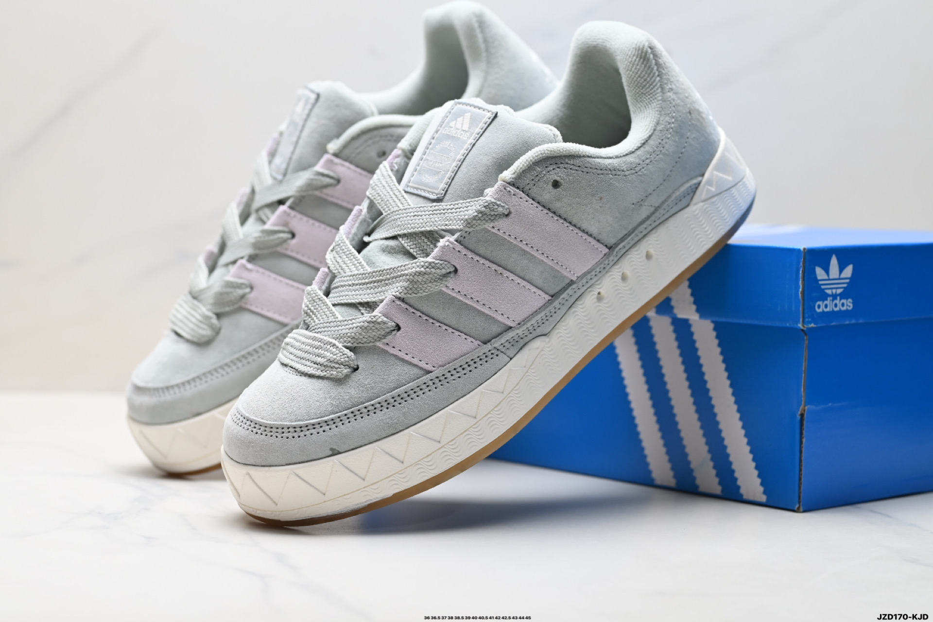 160 Adidas Adimatic Low 马蒂奇系列低帮 复古鲨鱼面包鞋运动休闲滑板板鞋 lG6022