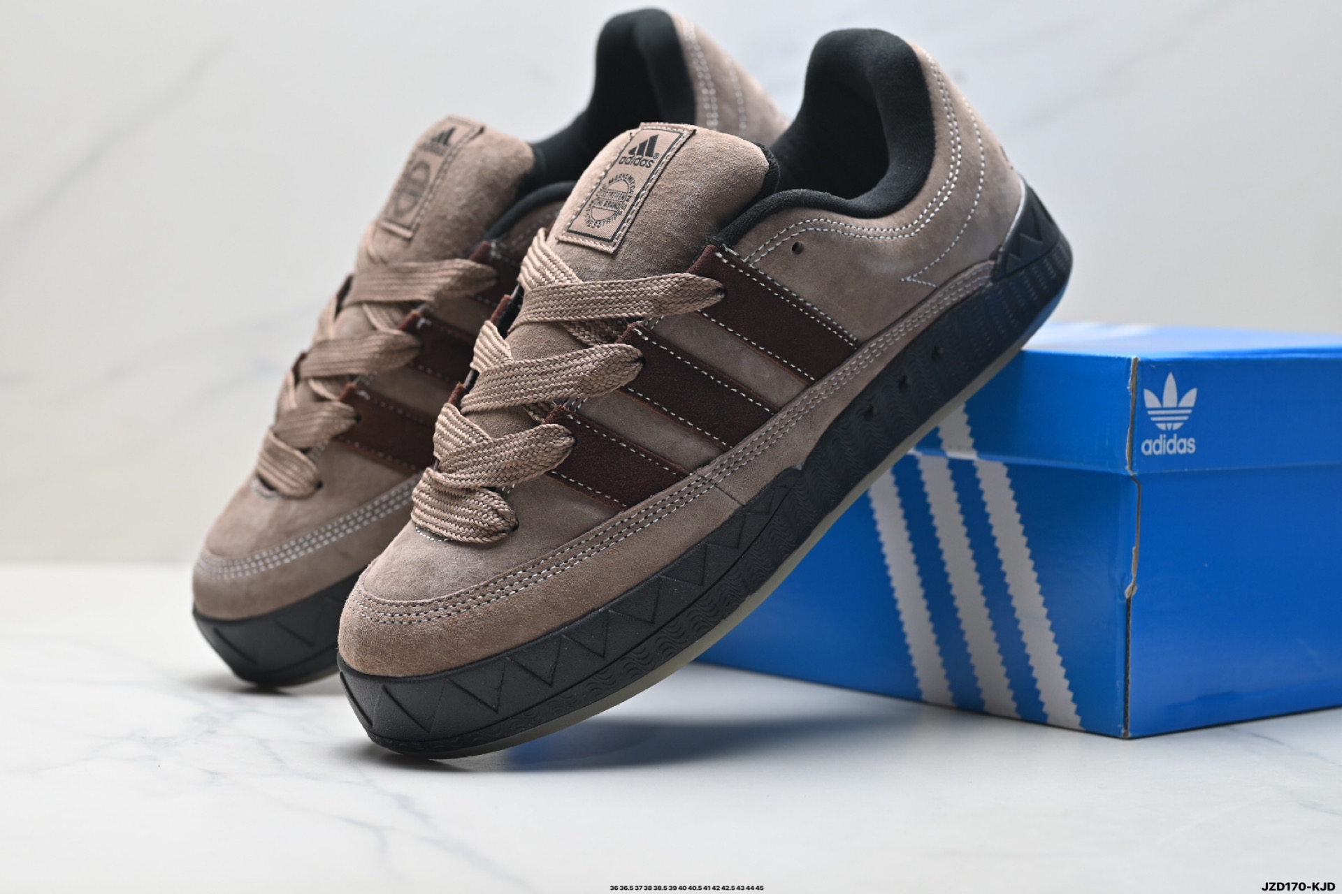 160 Adidas Adimatic Low 马蒂奇系列低帮 复古鲨鱼面包鞋运动休闲滑板板鞋 lG6022