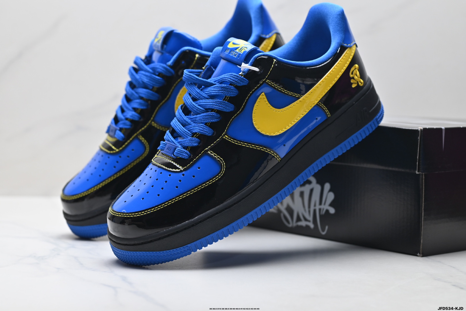 NIKE AIR FORCE 1‘07 IQ1402-010