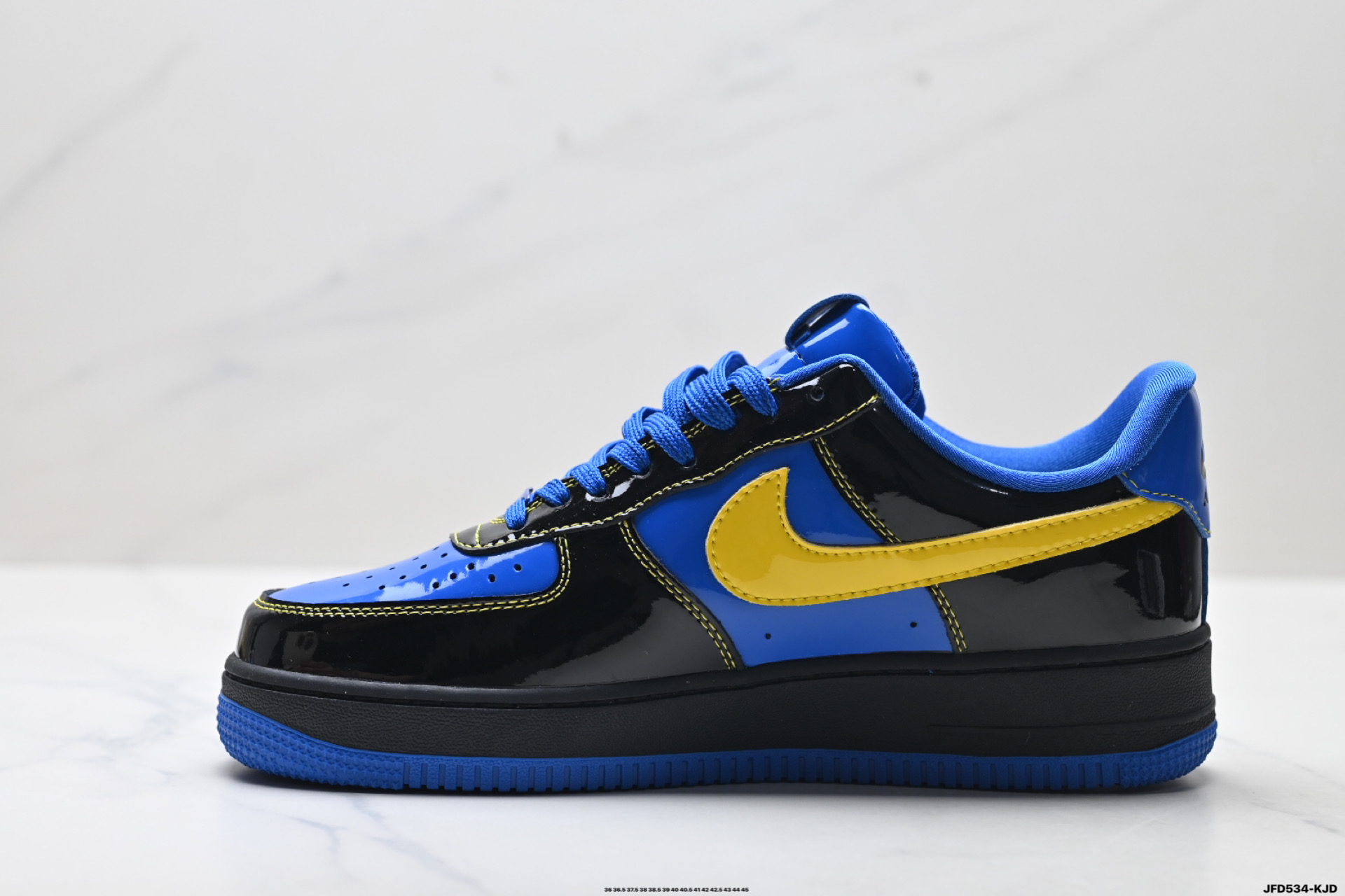 NIKE AIR FORCE 1‘07 IQ1402-010