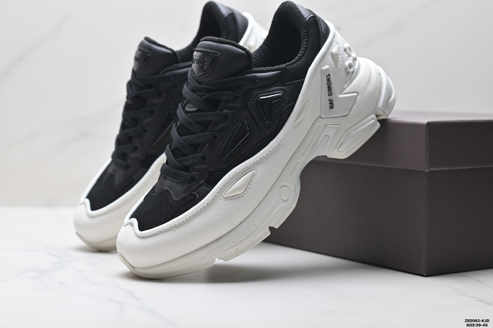 280 RAF SIMONS CYLON-21 潮流运动 织物皮革 圆头系带 低帮休闲鞋 HR830001S-358