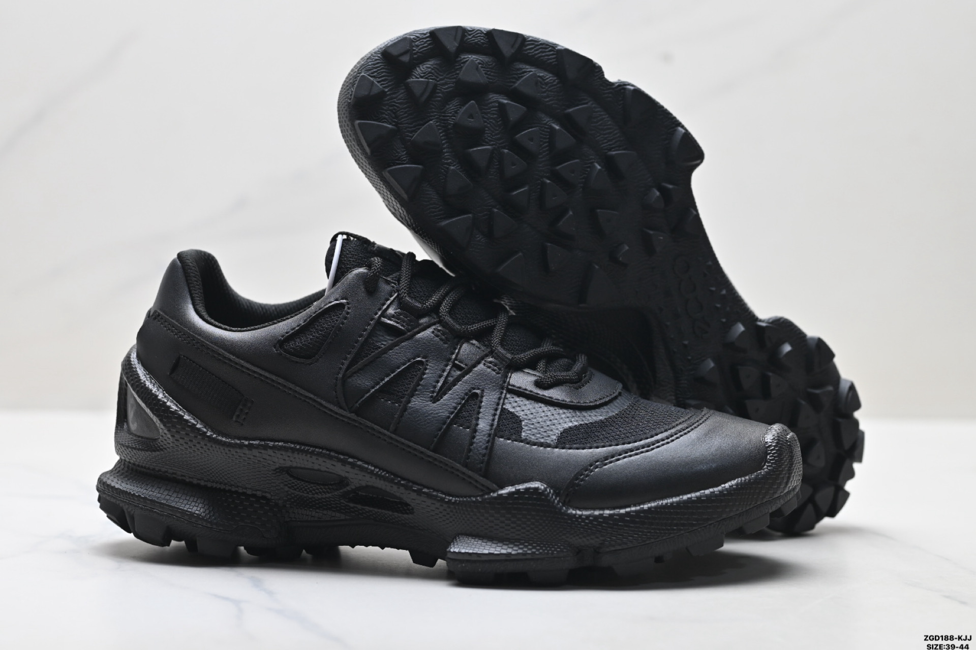 320 Ecco爱步 Biom C-Trail 健步C 舒适时尚 简约时尚 减震防滑 低帮休闲鞋 803324-510