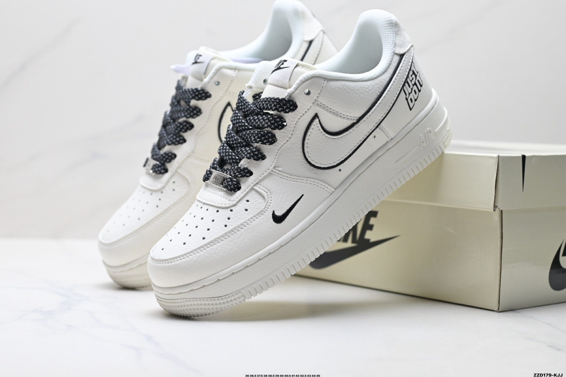 270 NIKE AIR FORCE 1‘07 LV8 MM5288-072