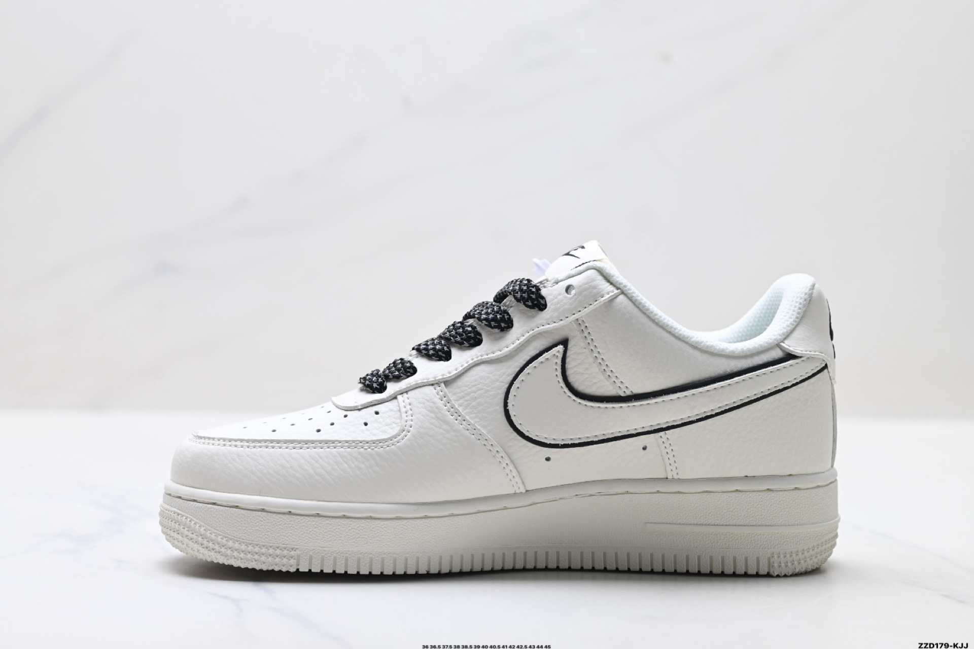 270 NIKE AIR FORCE 1‘07 LV8 MM5288-072