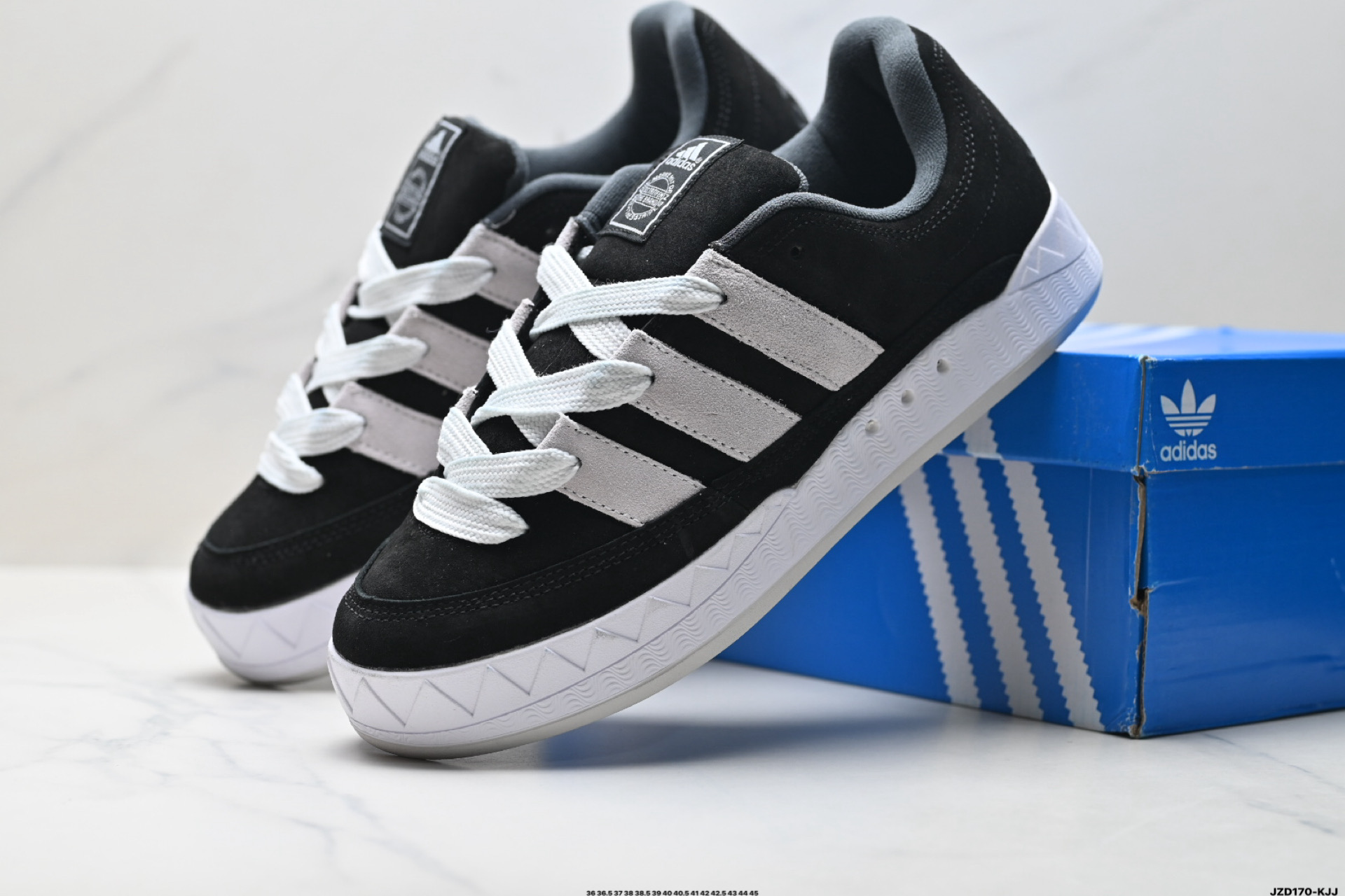 160 Adidas Adimatic Low 马蒂奇系列低帮 复古鲨鱼面包鞋运动休闲滑板板鞋 lD3936