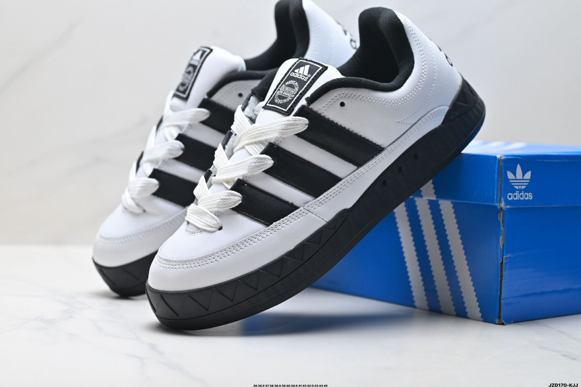 160 Adidas Adimatic Low 马蒂奇系列低帮 复古鲨鱼面包鞋运动休闲滑板板鞋 lD3936