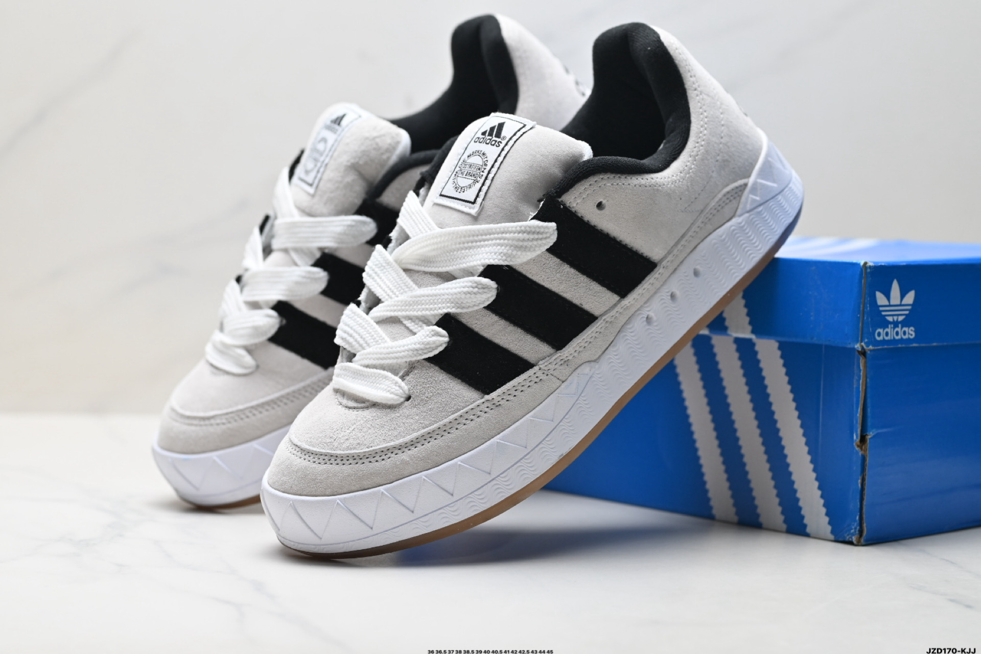 160 Adidas Adimatic Low 马蒂奇系列低帮 复古鲨鱼面包鞋运动休闲滑板板鞋 lD3936
