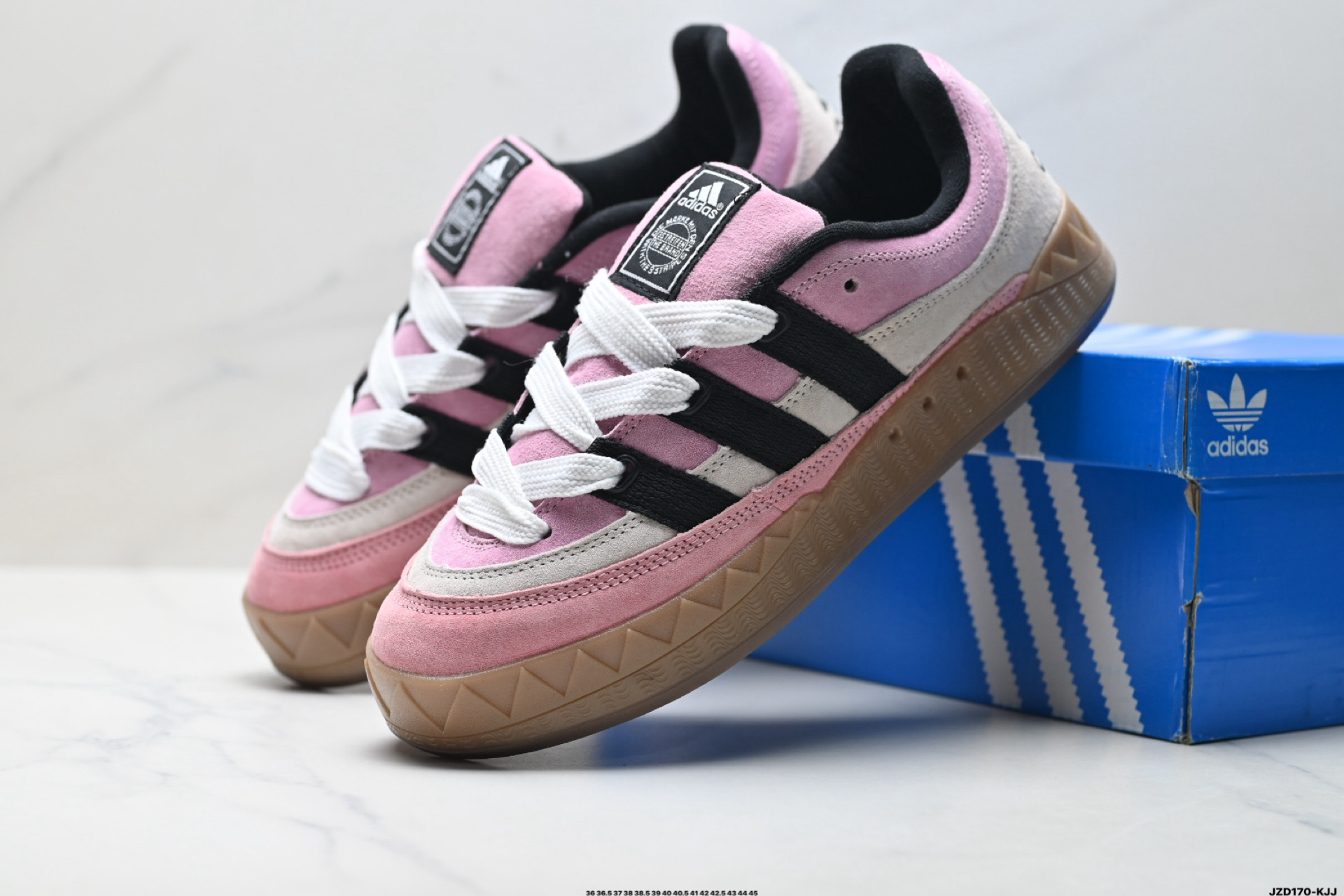160 Adidas Adimatic Low 马蒂奇系列低帮 复古鲨鱼面包鞋运动休闲滑板板鞋 lD3936