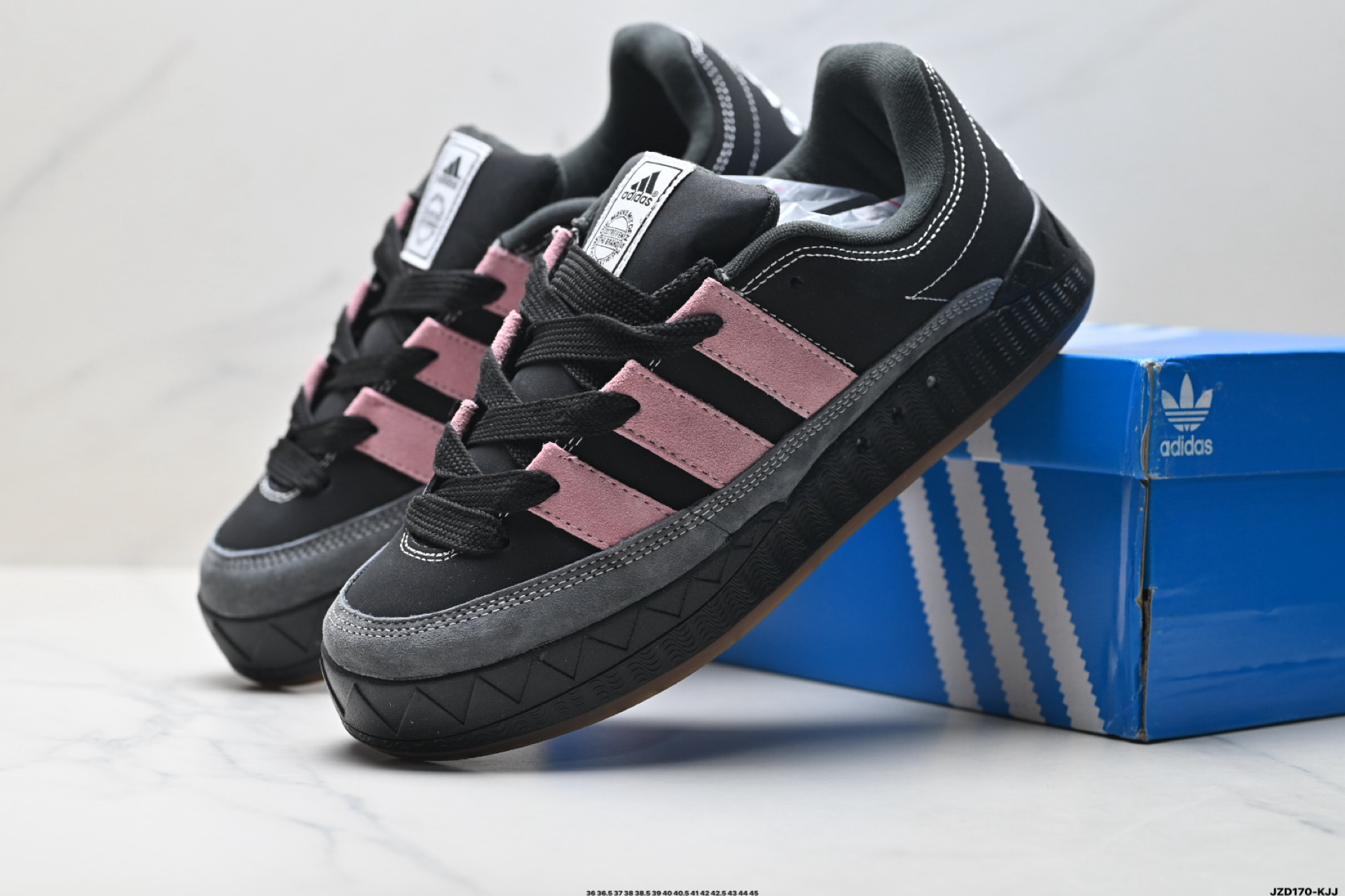 160 Adidas Adimatic Low 马蒂奇系列低帮 复古鲨鱼面包鞋运动休闲滑板板鞋 lD3936