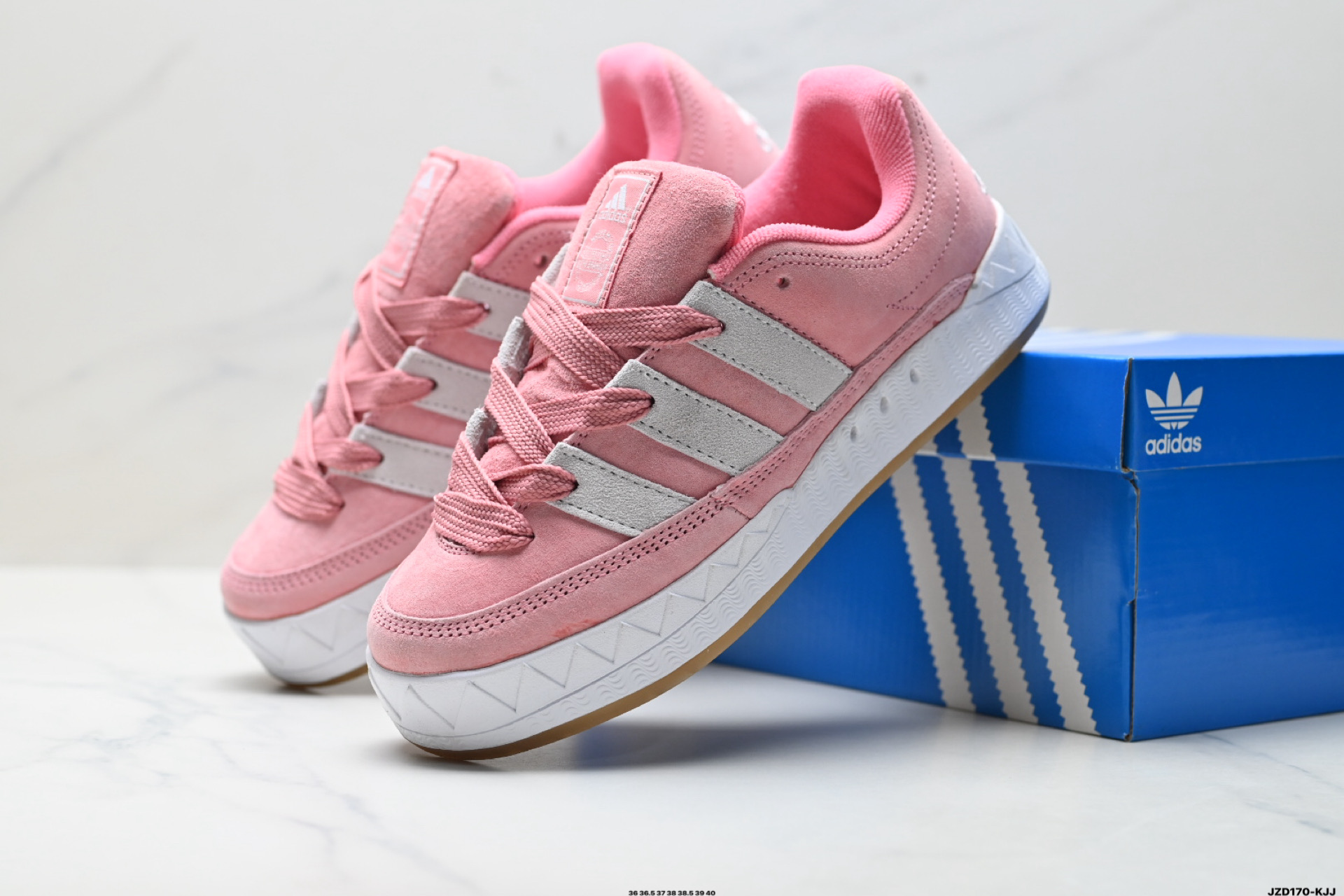 160 Adidas Adimatic Low 马蒂奇系列低帮 复古鲨鱼面包鞋运动休闲滑板板鞋 lD3936