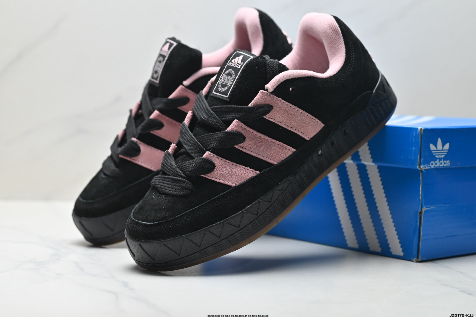 160 Adidas Adimatic Low 马蒂奇系列低帮 复古鲨鱼面包鞋运动休闲滑板板鞋 lD3936