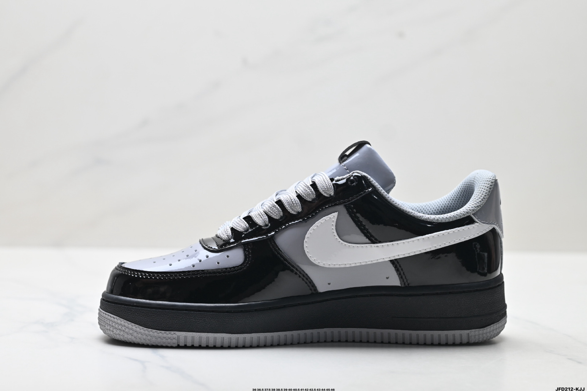 NIKE AIR FORCE 1‘07 IQ1402-010