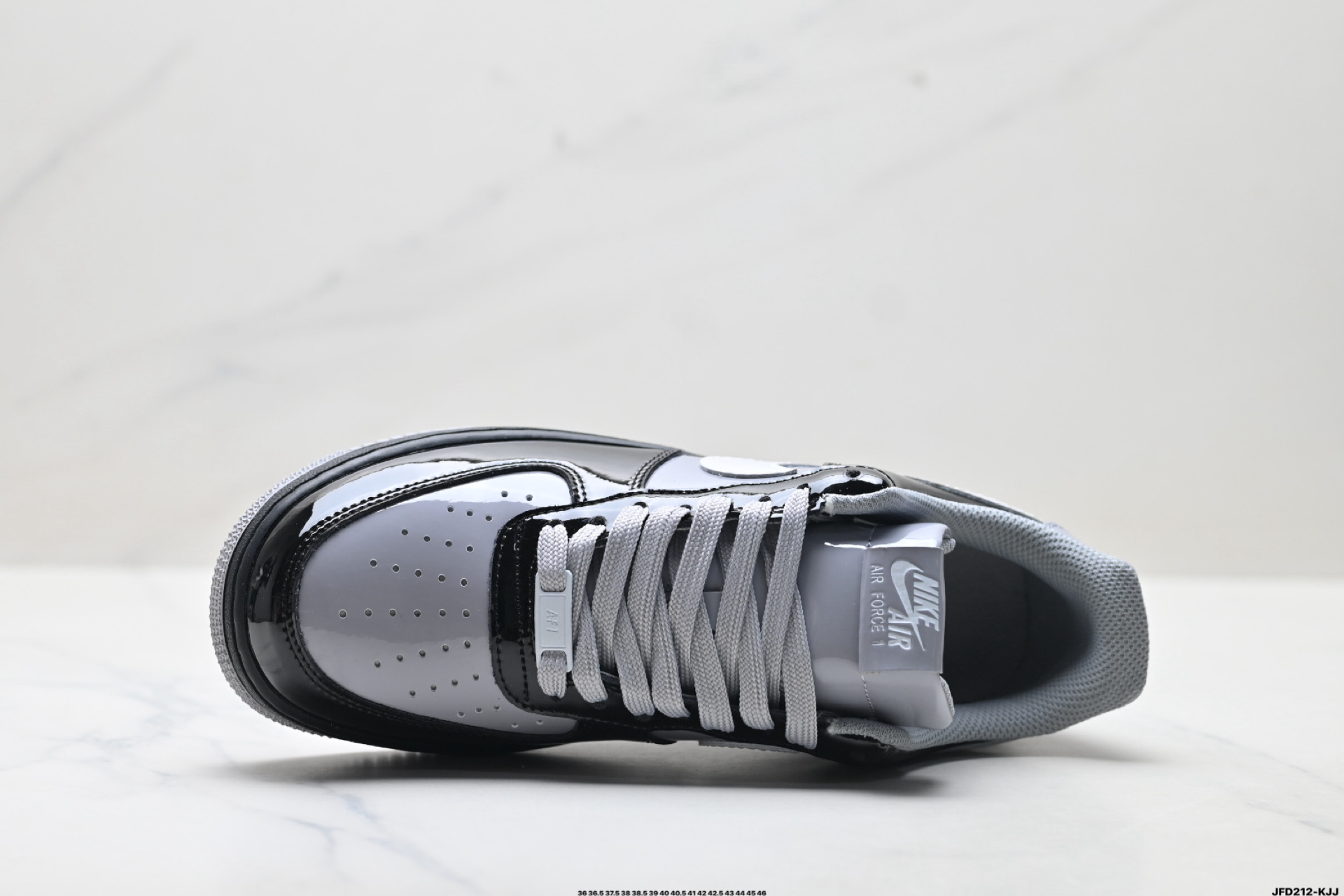 NIKE AIR FORCE 1‘07 IQ1402-010