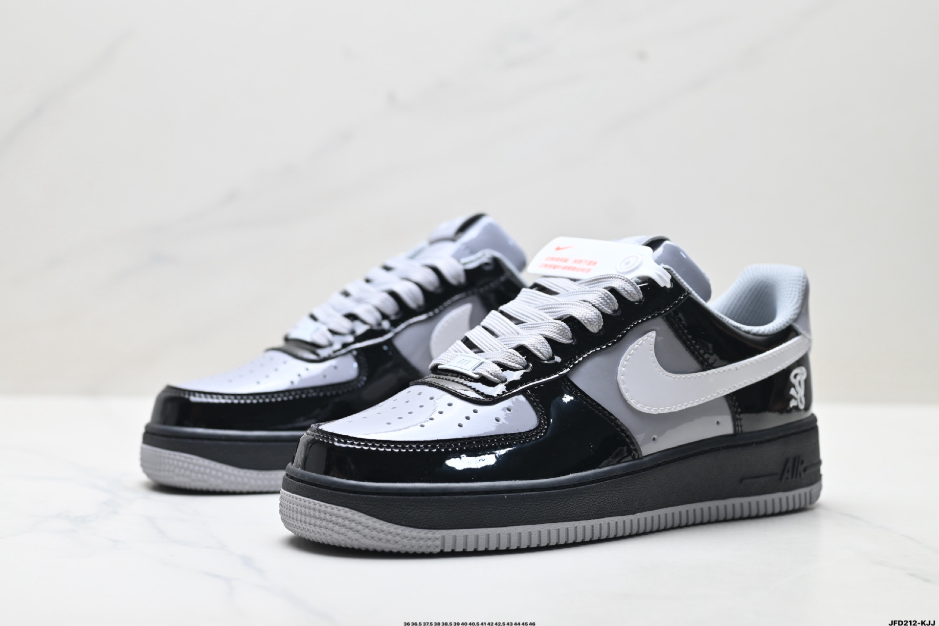 NIKE AIR FORCE 1‘07 IQ1402-010