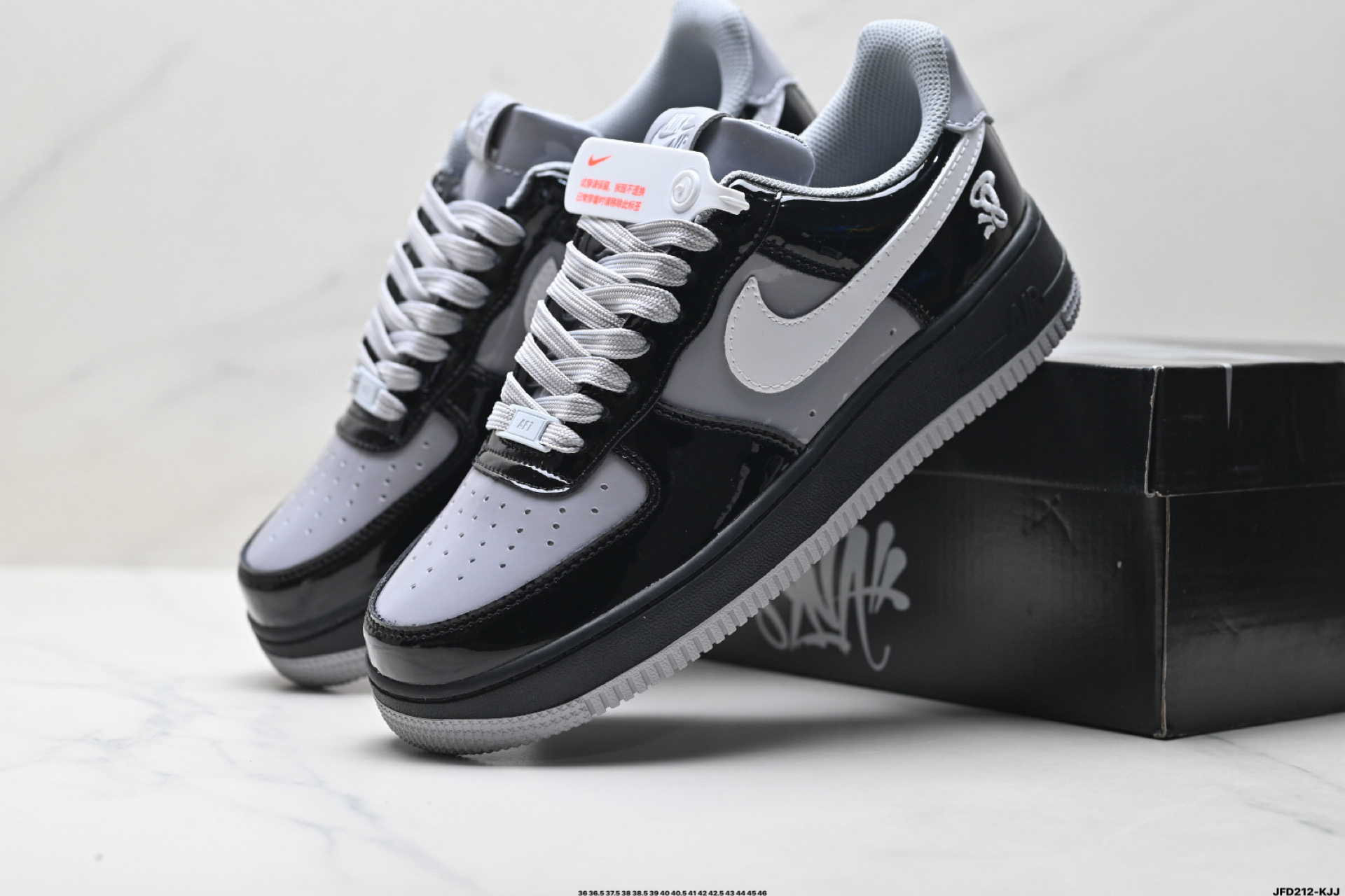 NIKE AIR FORCE 1‘07 IQ1402-010