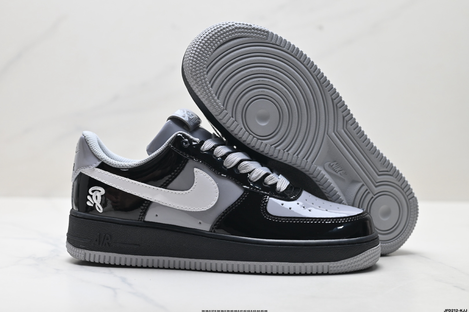 NIKE AIR FORCE 1‘07 IQ1402-010