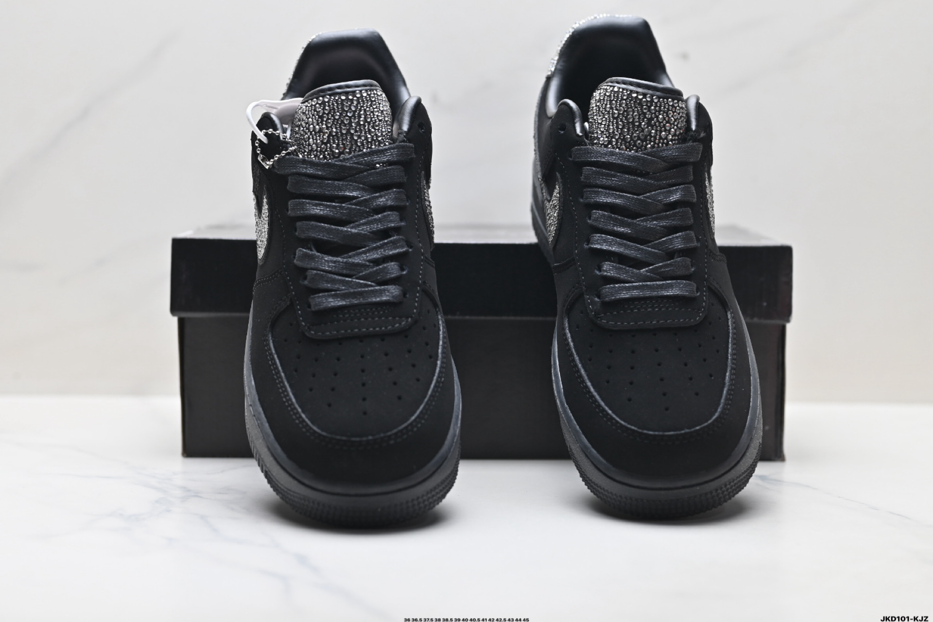耐克Nike Air Force 1’07空军一号低帮百搭休闲运动板鞋 IQ9772-001-Top High Quatity Cheap Sneakers Fashion Clothing Clothes Bags handbags Shoes of all Brand wholesale With The best Quality And Beautiful Price from China Factory Chinese suppliers wholesaler seller 耐克Nike Air Force 1’07空军一号低帮百搭休闲运动板鞋 IQ9772-001