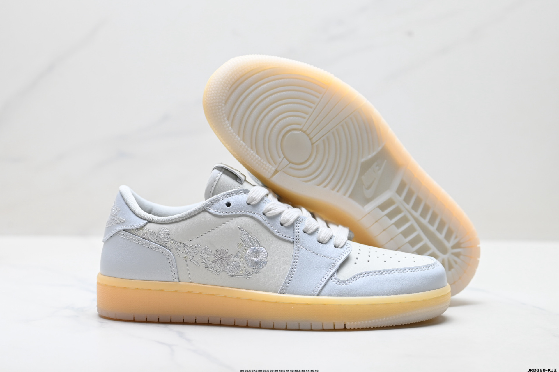 180 Nike Air Jordan 1 Retro Low 耐克 AJ1乔1低帮休闲板鞋 IF4391-100-Chinese UA Cheap High Quatity Brand Clothes Bags handbags Sneakers wholesale wholesaler seller from China Factory suppliers Fashion Clothing Shoes best Quality Beautiful Price 180 Nike Air Jordan 1 Retro Low 耐克 AJ1乔1低帮休闲板鞋 IF4391-100